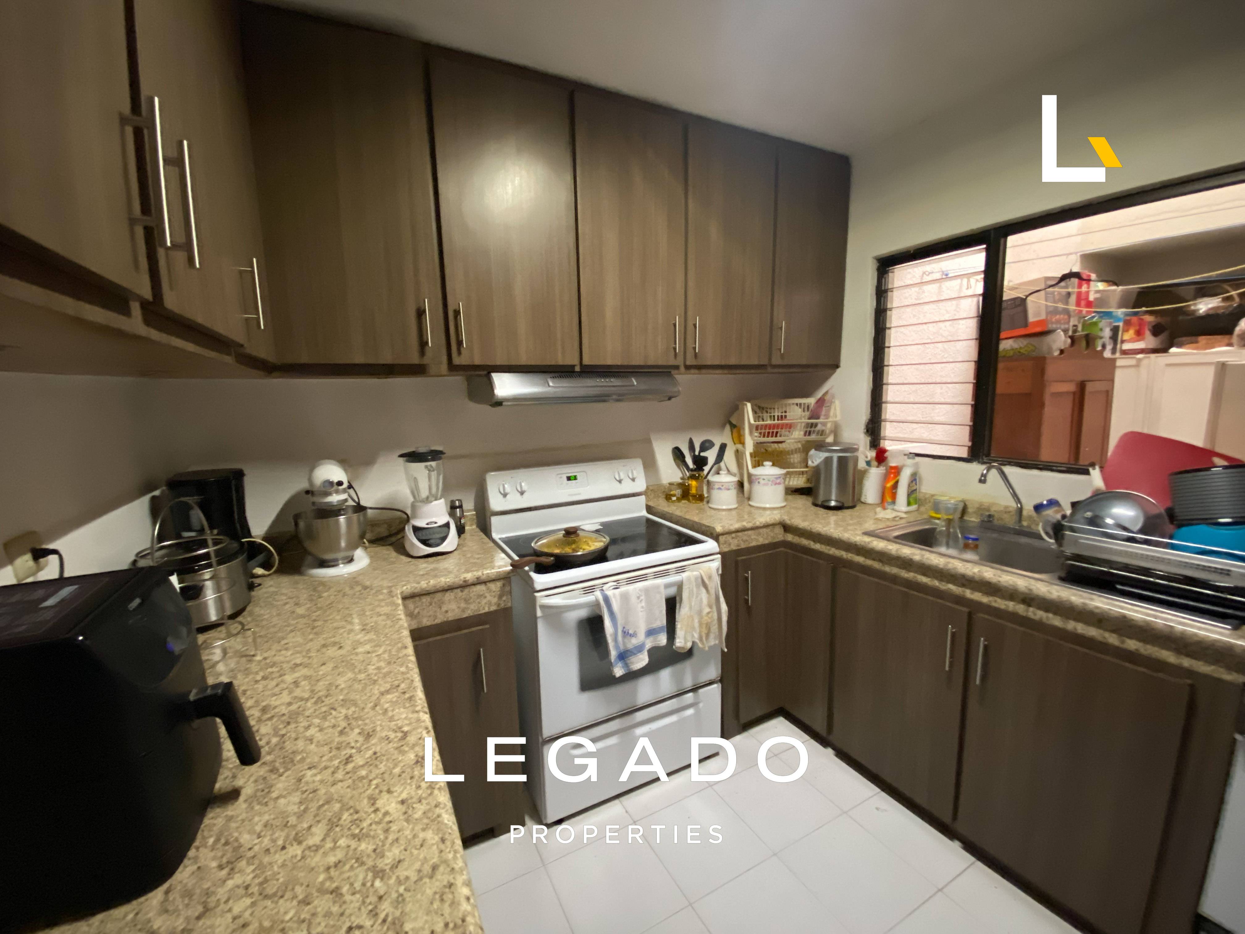TOWNHOUSE, ZONA 15, VH2