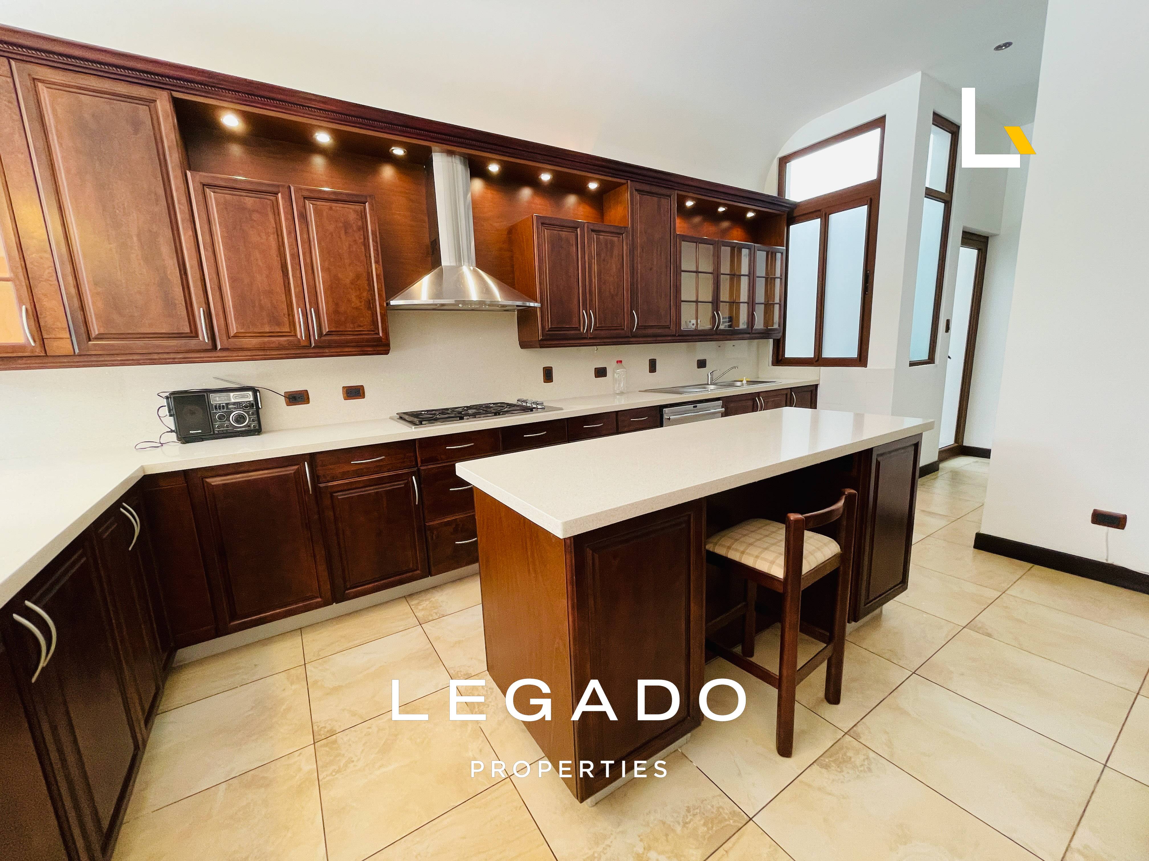 CASA Z.16, CONDOMINIO LAS CUMBRES,