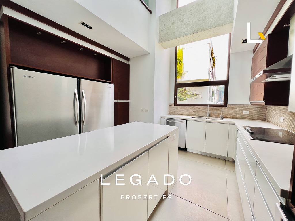 PENTHOUSE Z. 15, EDIF. LA HERRADURA, 