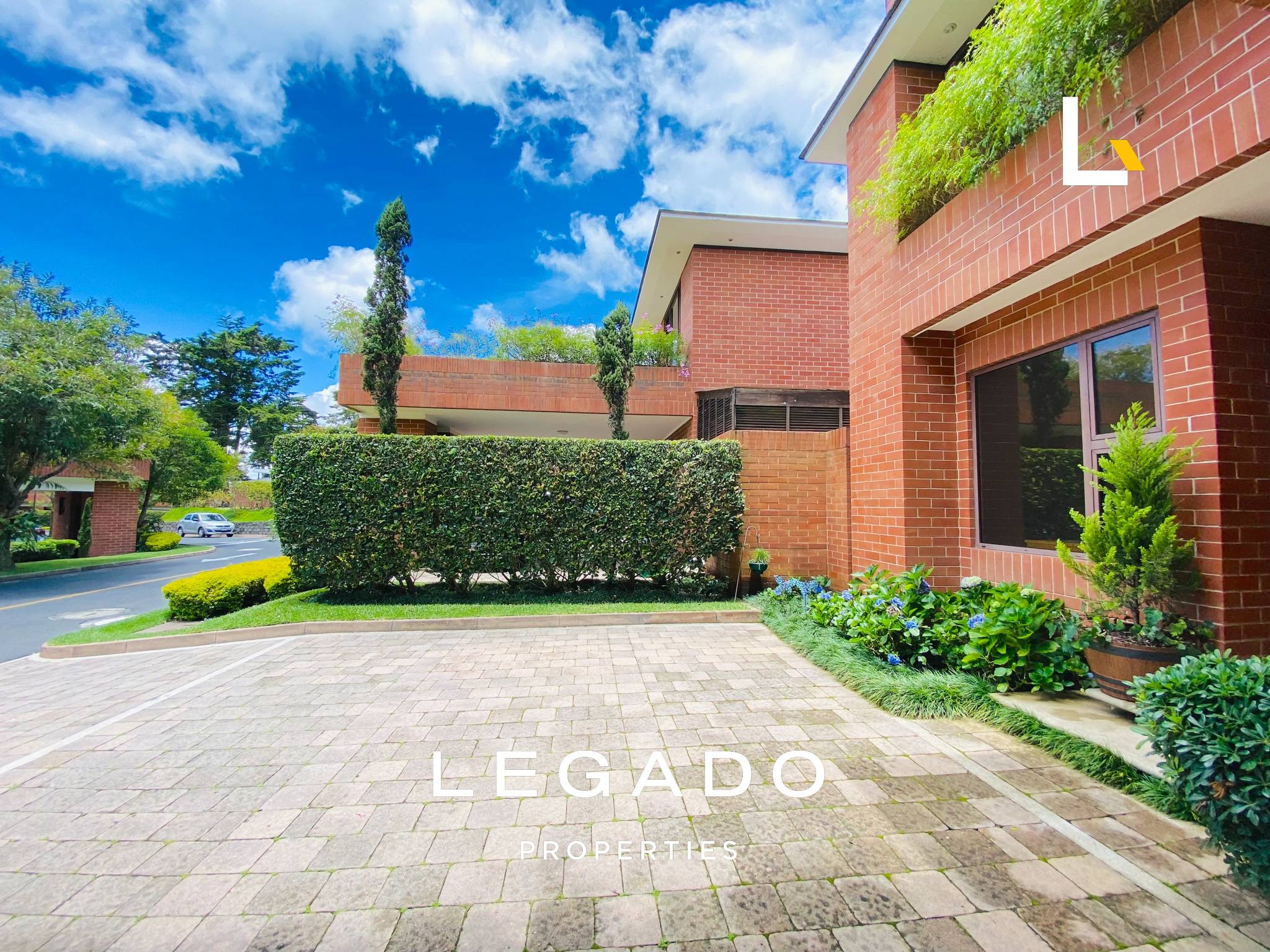 CASA, CAES, COND. BROMELIAS