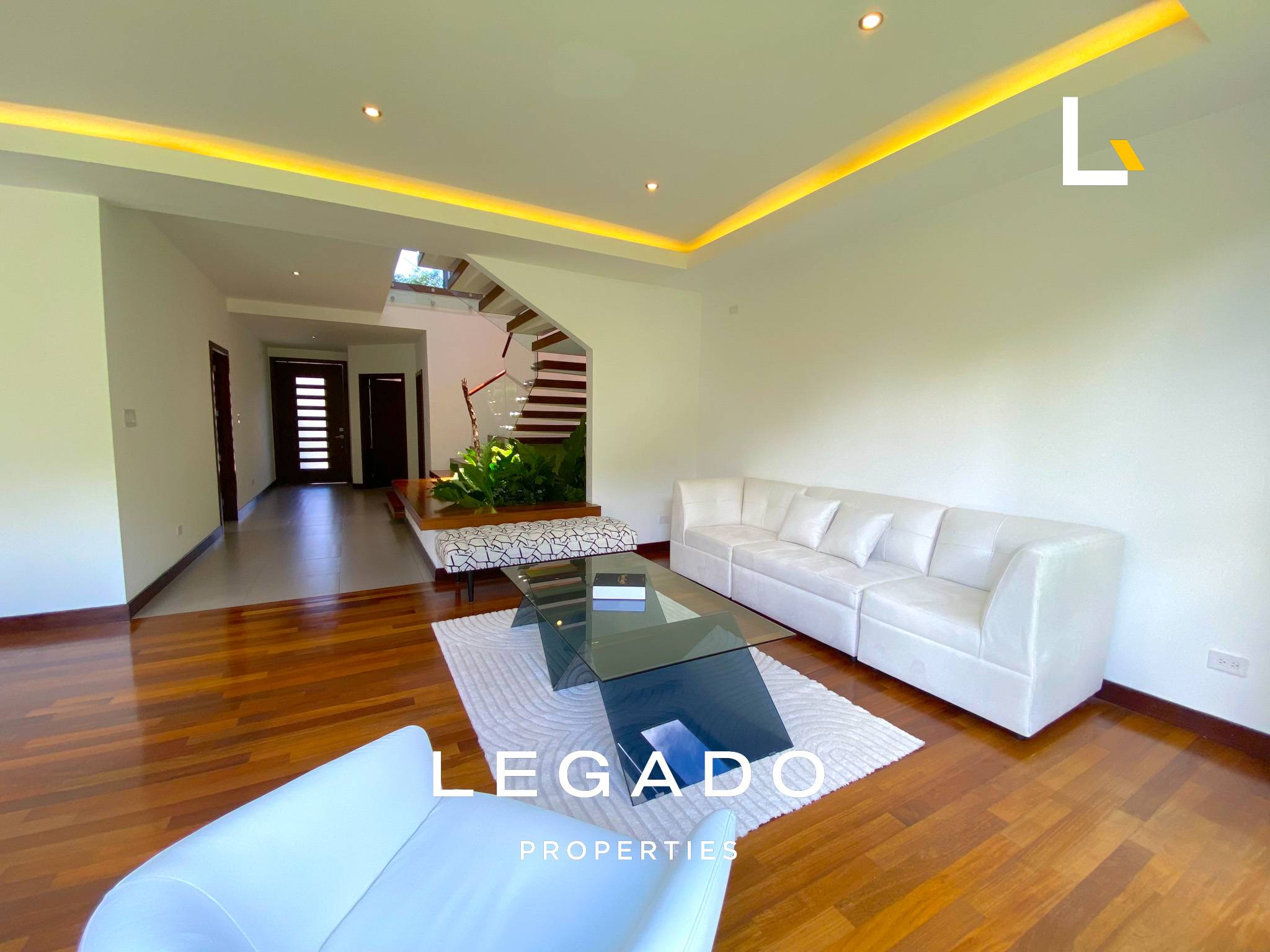 CASA, CAES, COND. BROMELIAS