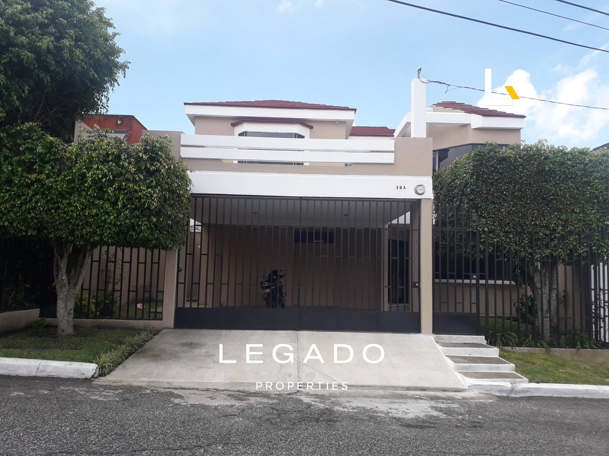 CASA, CAES, COND. PARAJE SOLAR