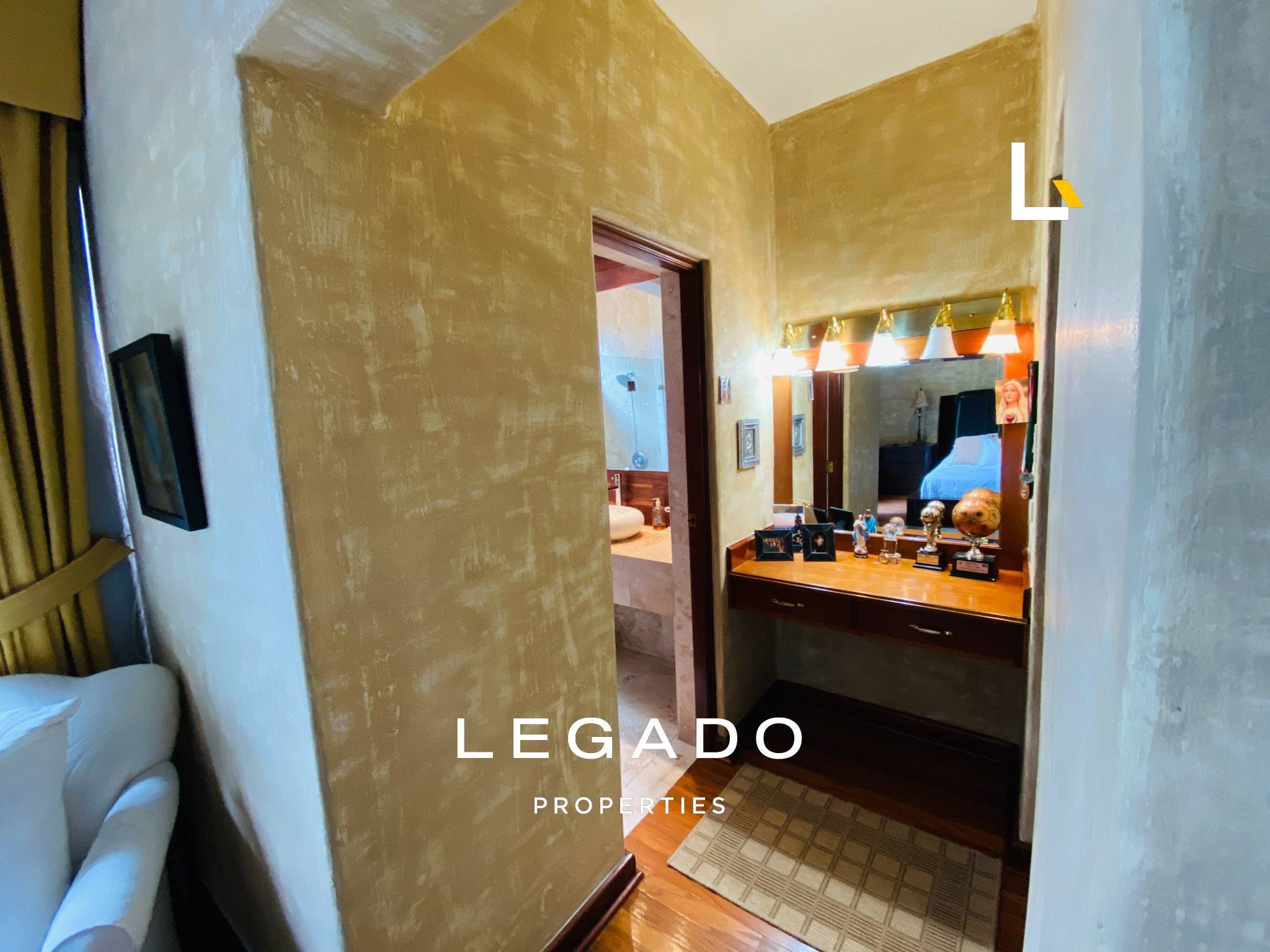 CASA, CAES, COND. MONTEBELLO 2