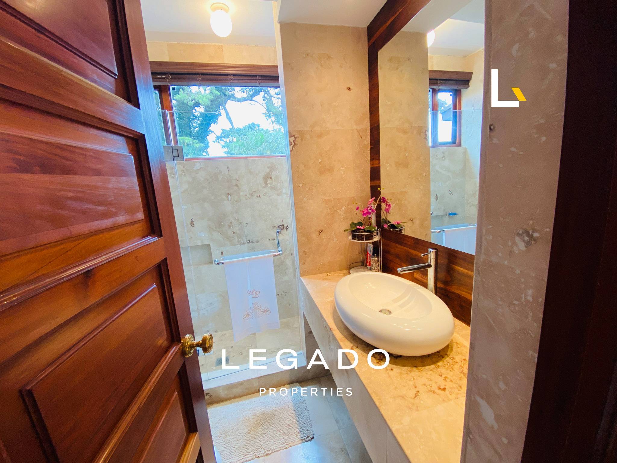 CASA, CAES, COND. MONTEBELLO 2