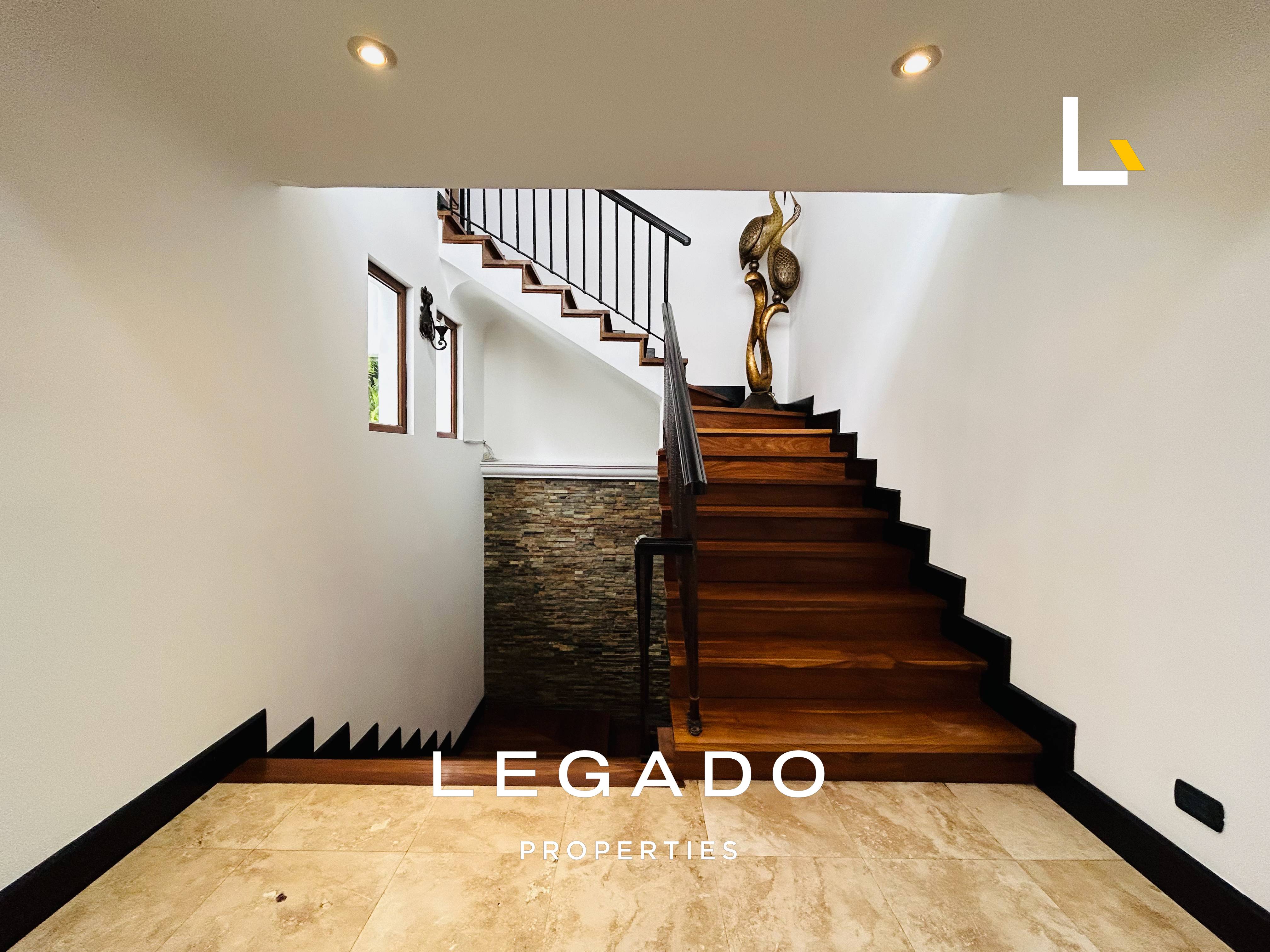 CASA CAES, CONDOMINIO LA ESPAÑOLA