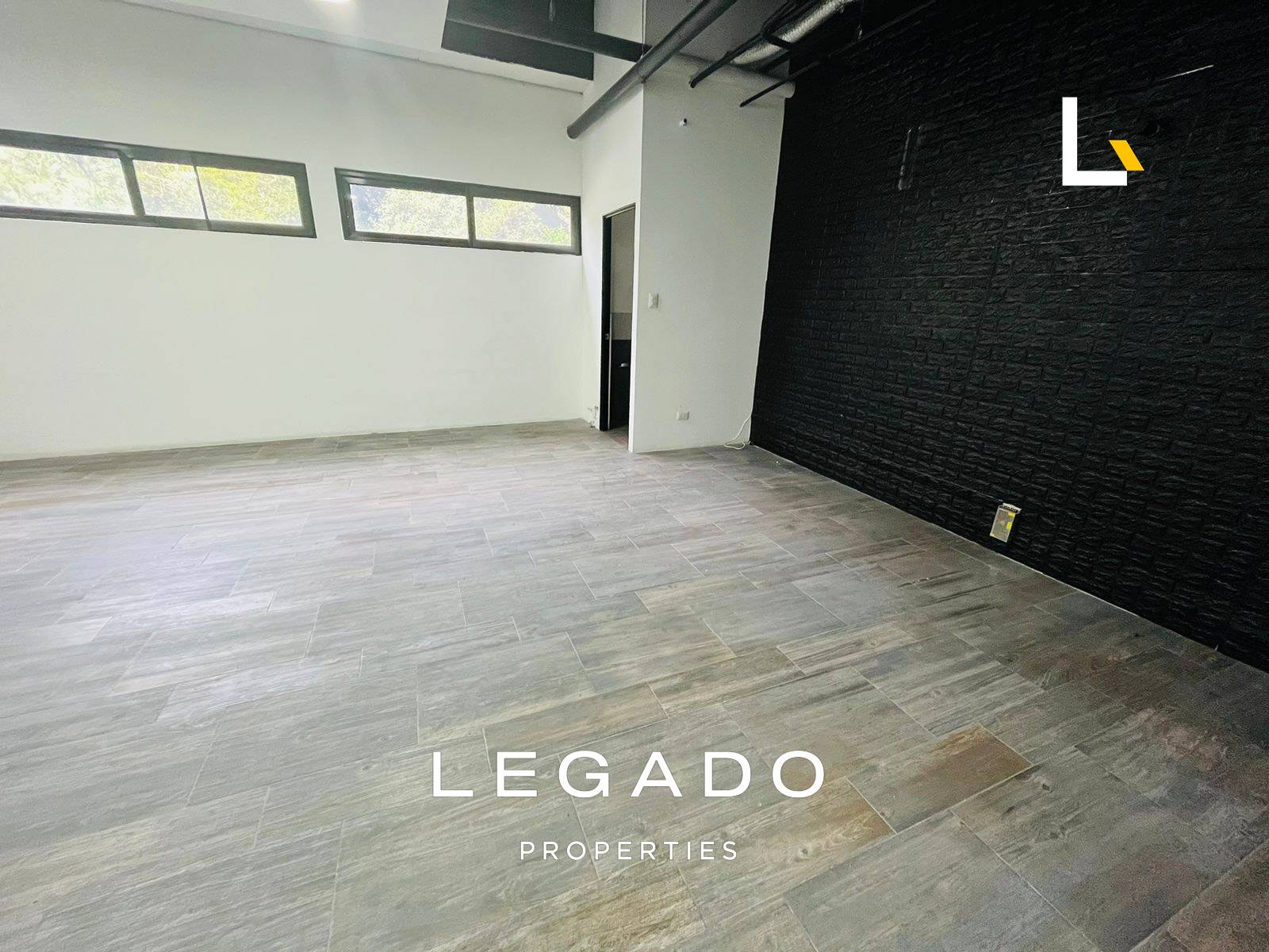 LOCAL Z. 10, EDIF. DESIGN CENTER,