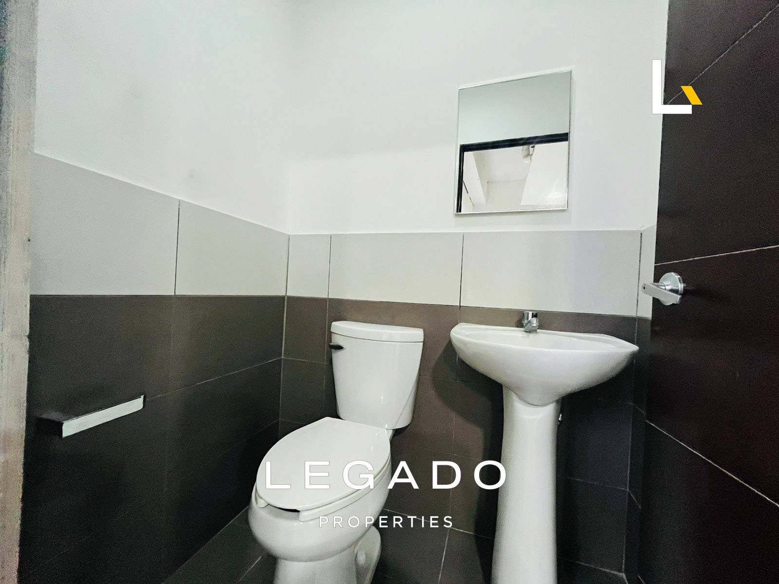 LOCAL Z. 10, EDIF. DESIGN CENTER,