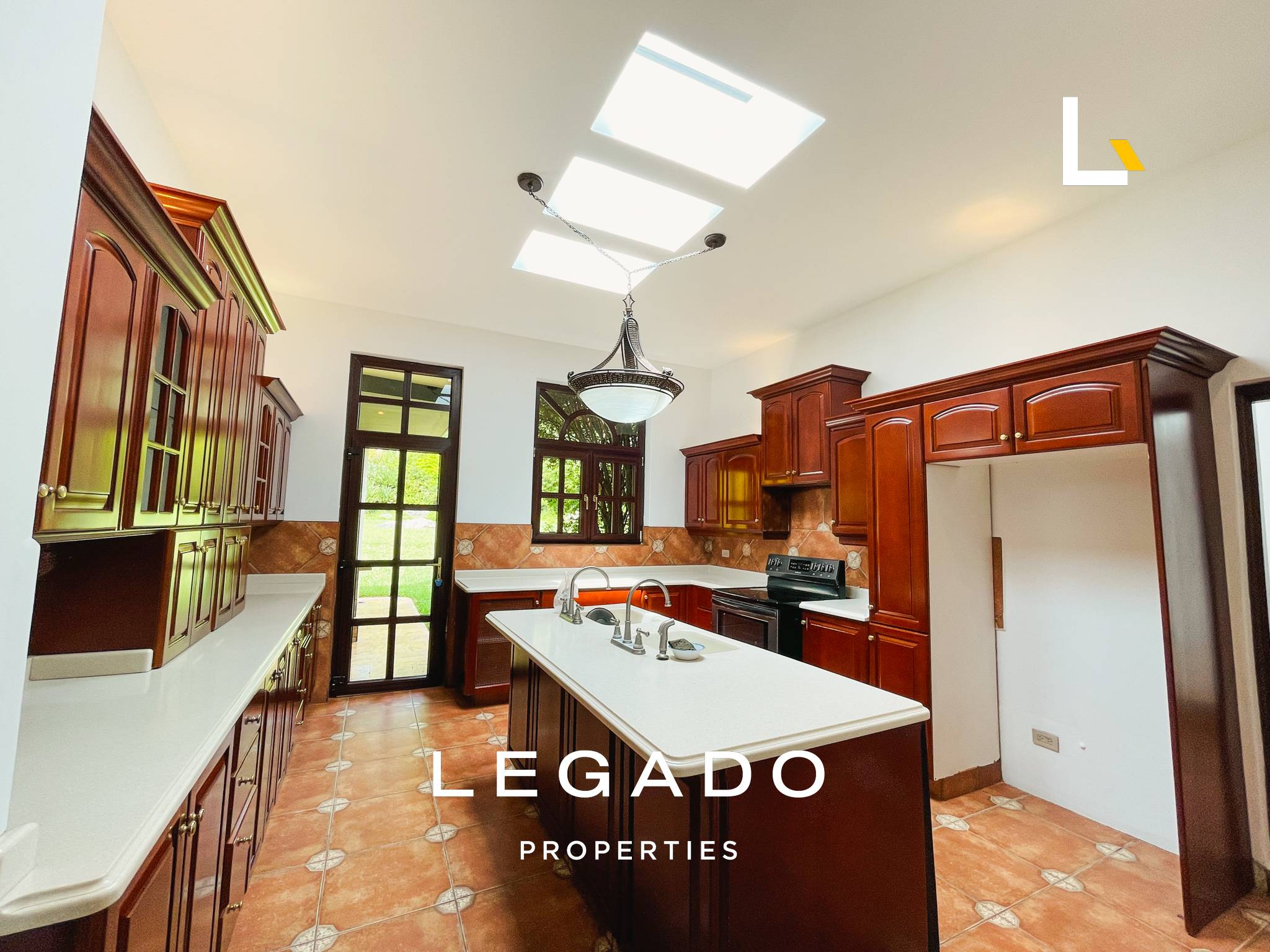 CASA, COND. EXCLUSIVO, MUXBAL, 9359 VR2