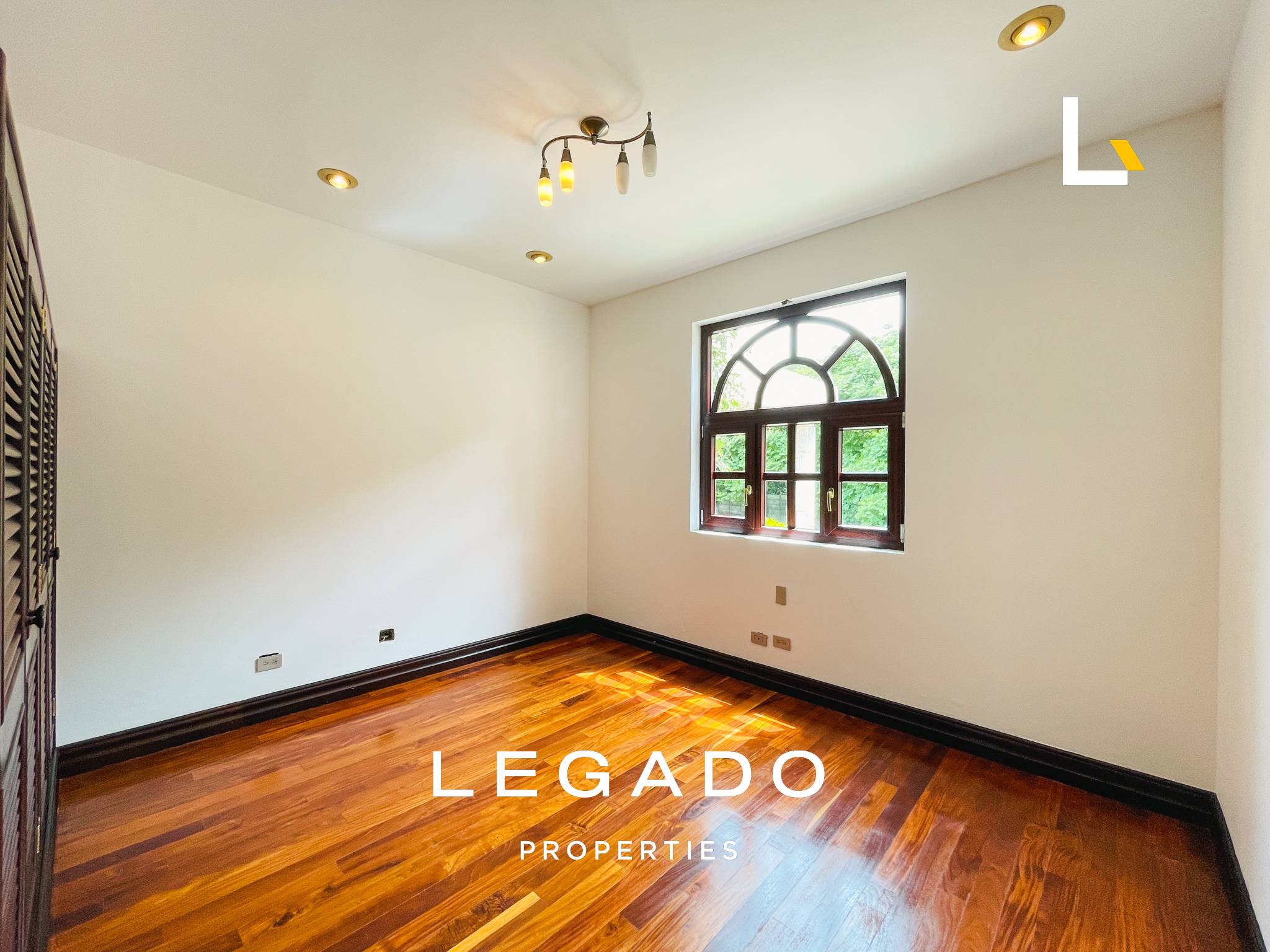 CASA, COND. EXCLUSIVO, MUXBAL, 9359 VR2
