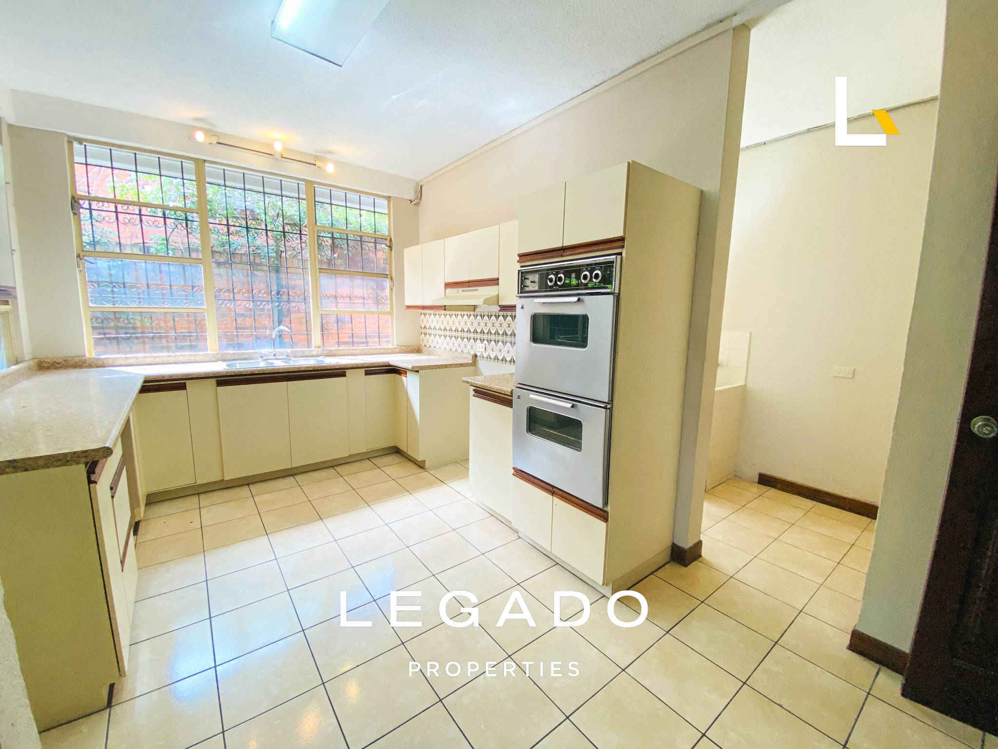 CASA, ZONA 15, VISTA HERMOSA II