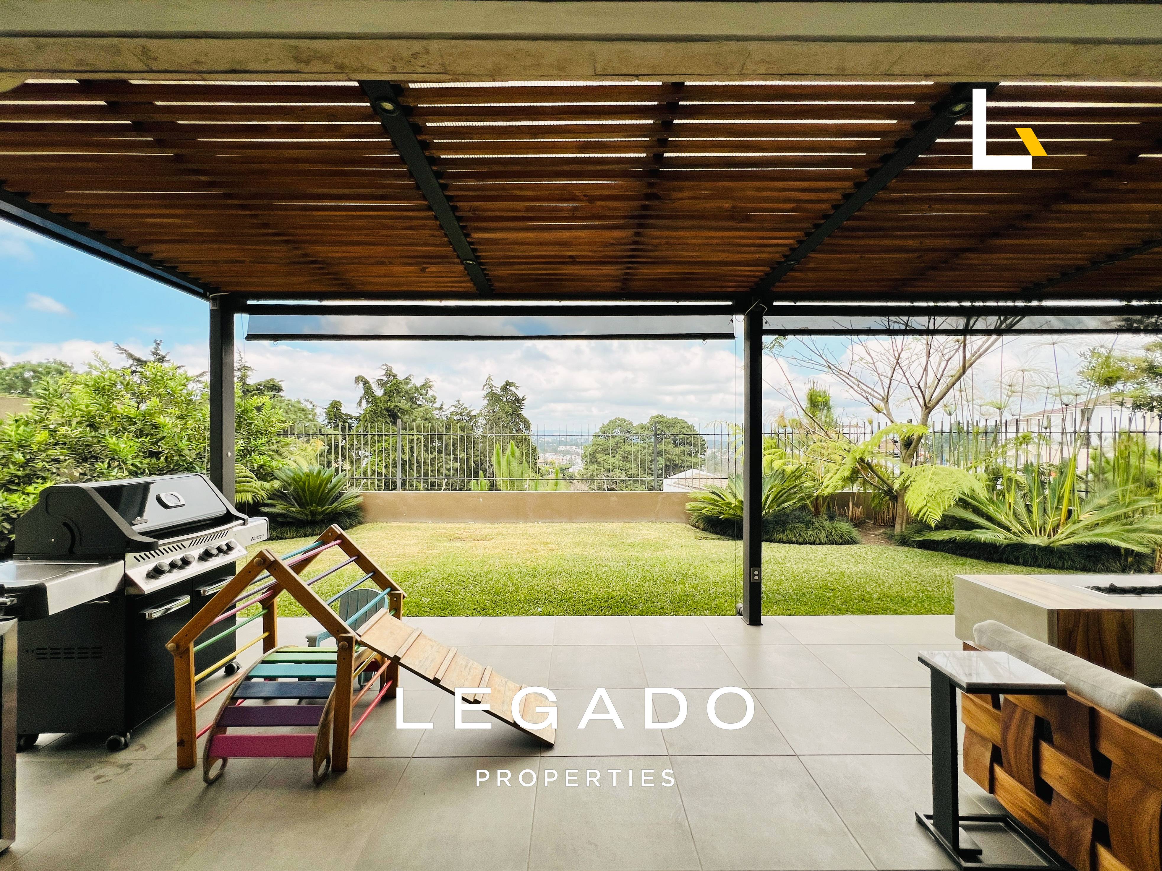 CASA Z. 16, COND. LOMAS DE SAN ISIDRO, EL MIRADOR