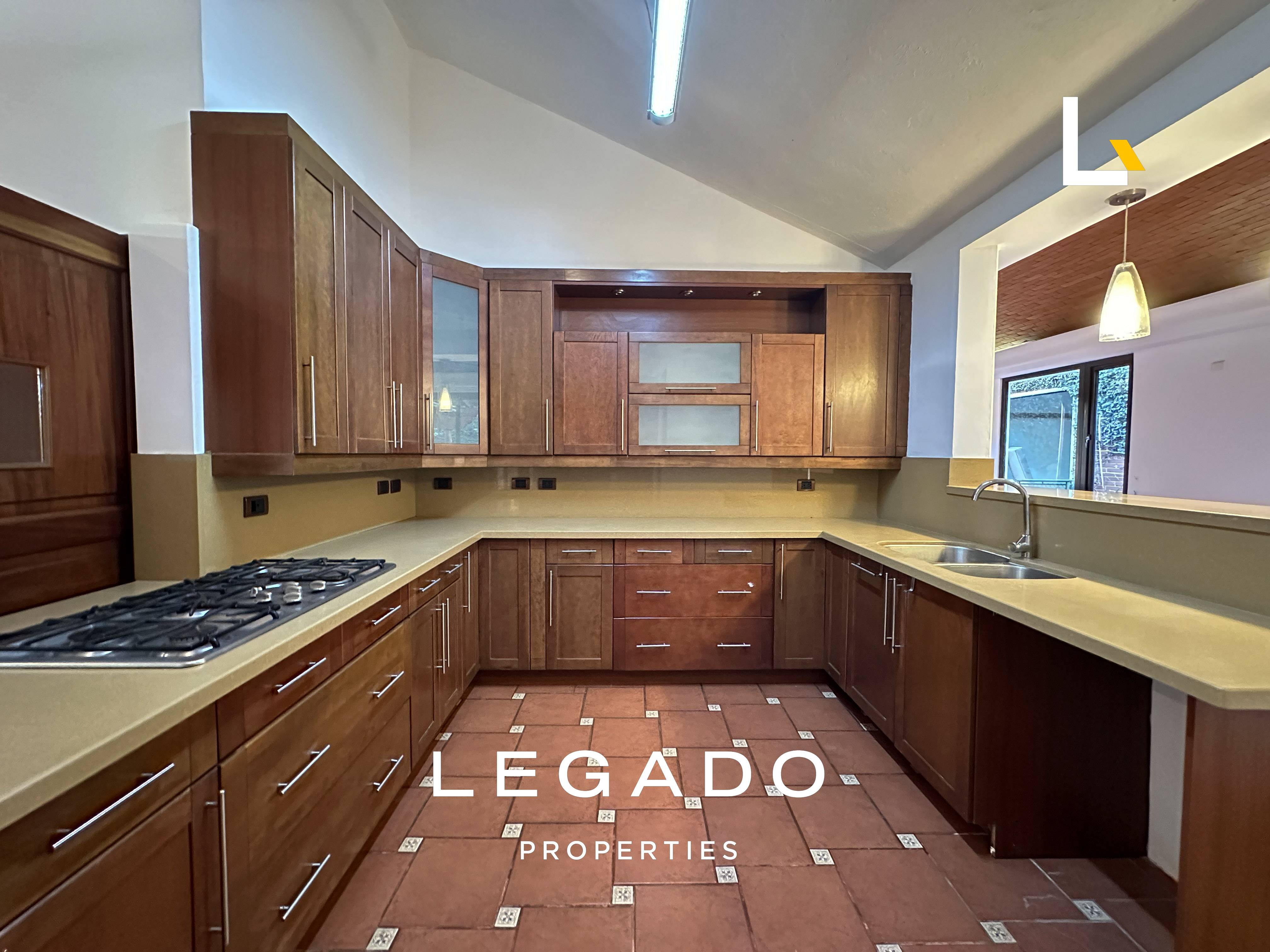 CASA, CAES, COND. SANTA MARÍA DE LOS PINOS