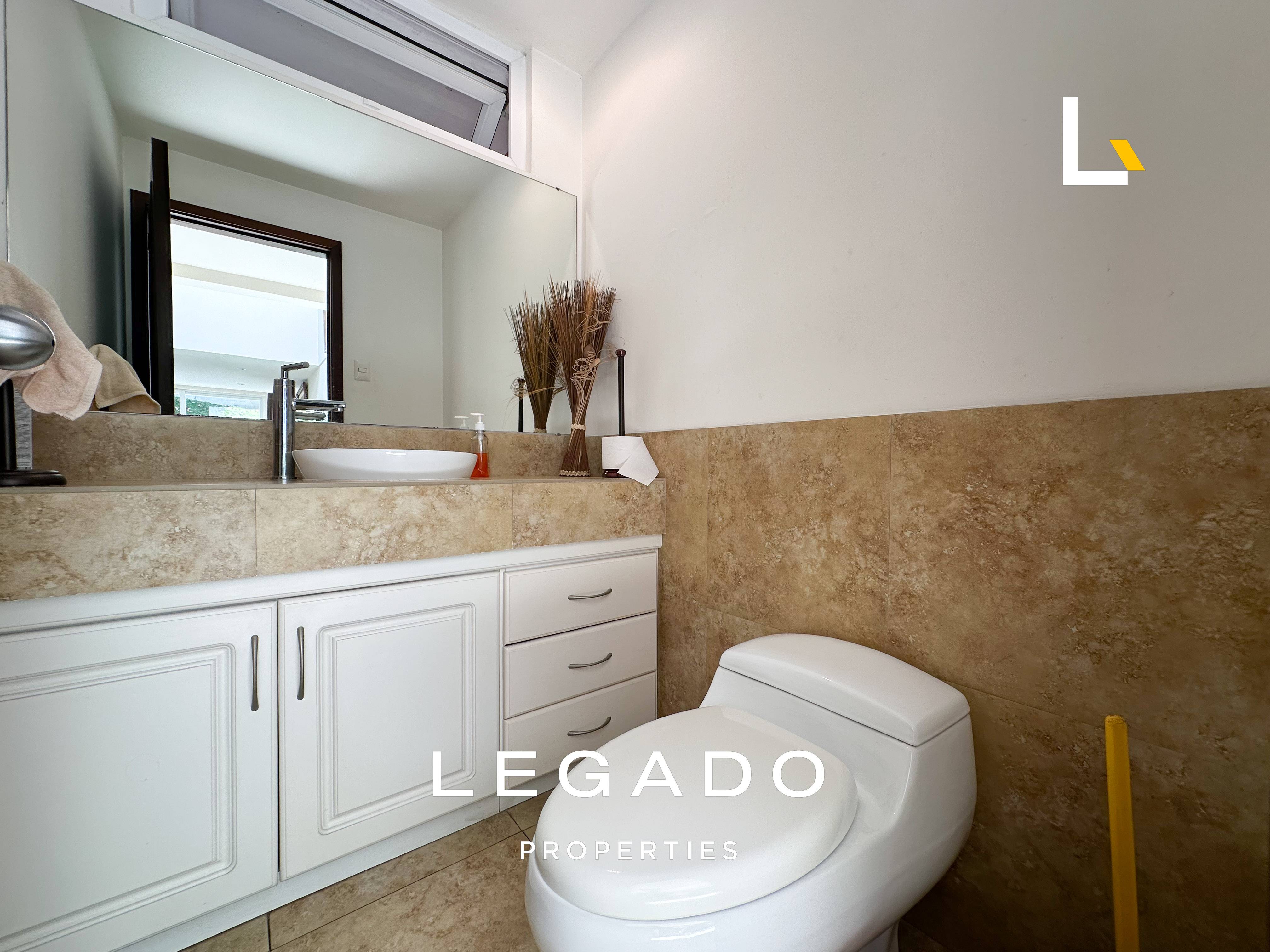 CASA, CAES, COND. SANTA ROSALÍA
