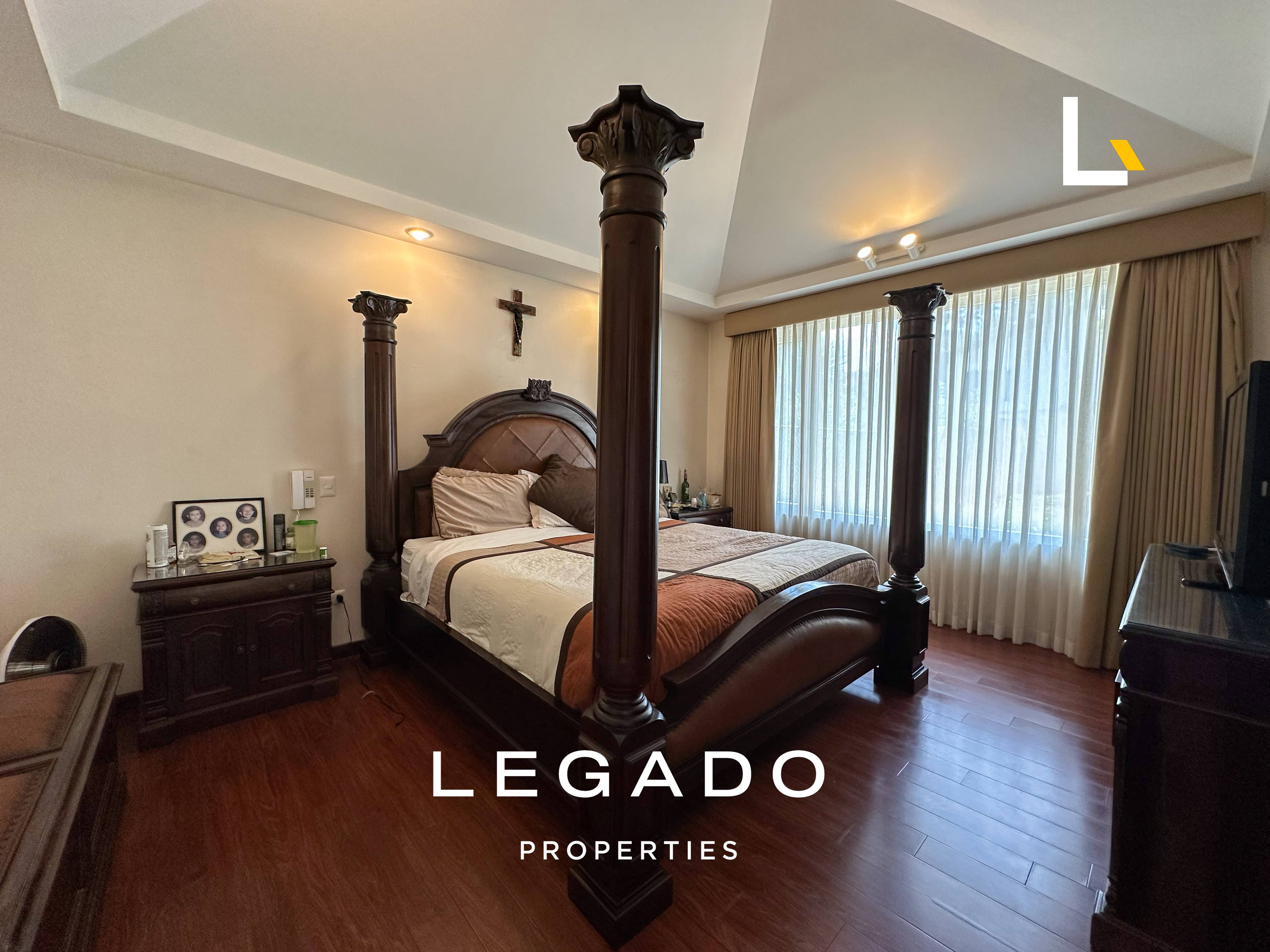 CASA, CAES, COND. SANTA ROSALÍA