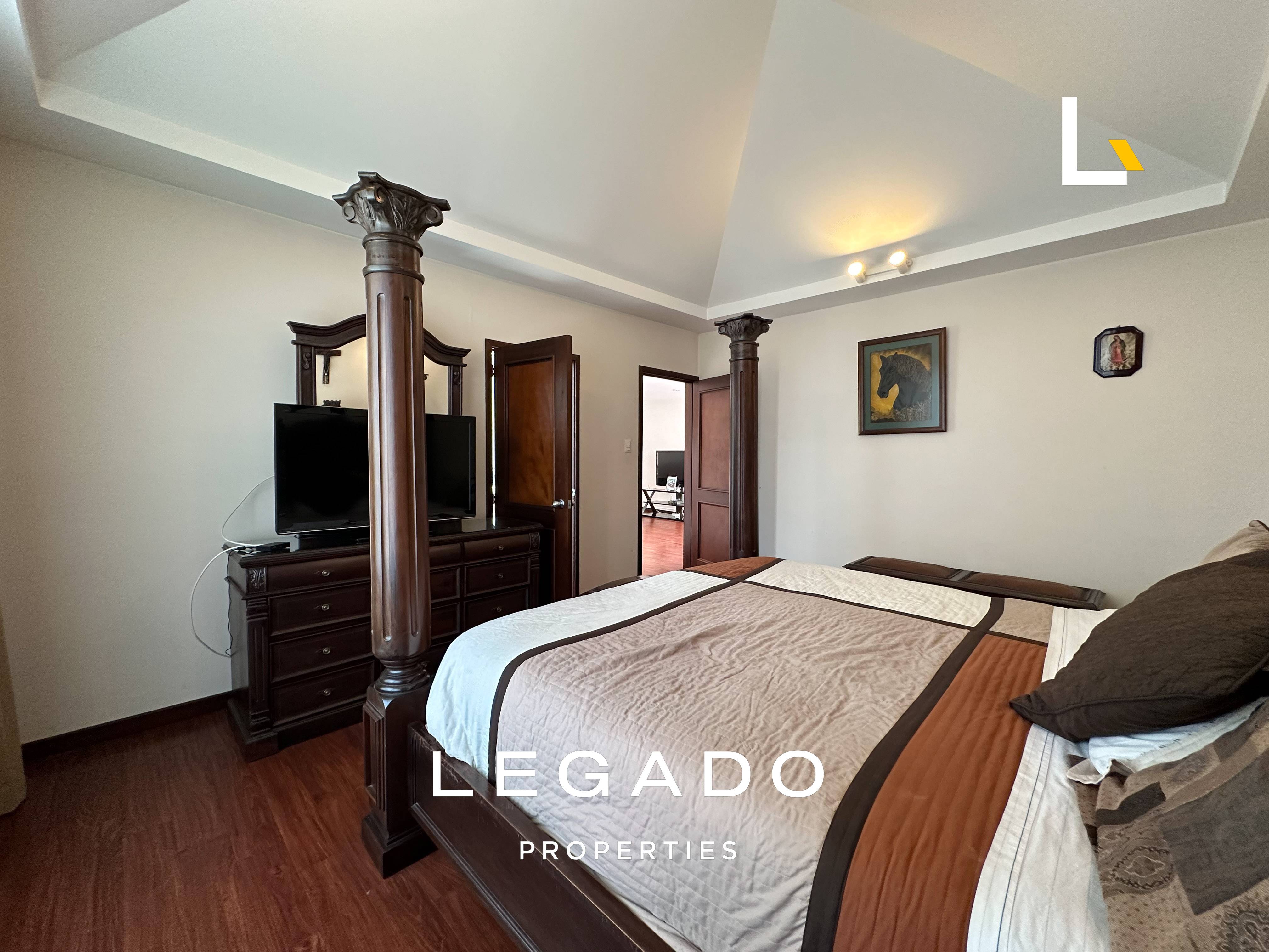 CASA, CAES, COND. SANTA ROSALÍA