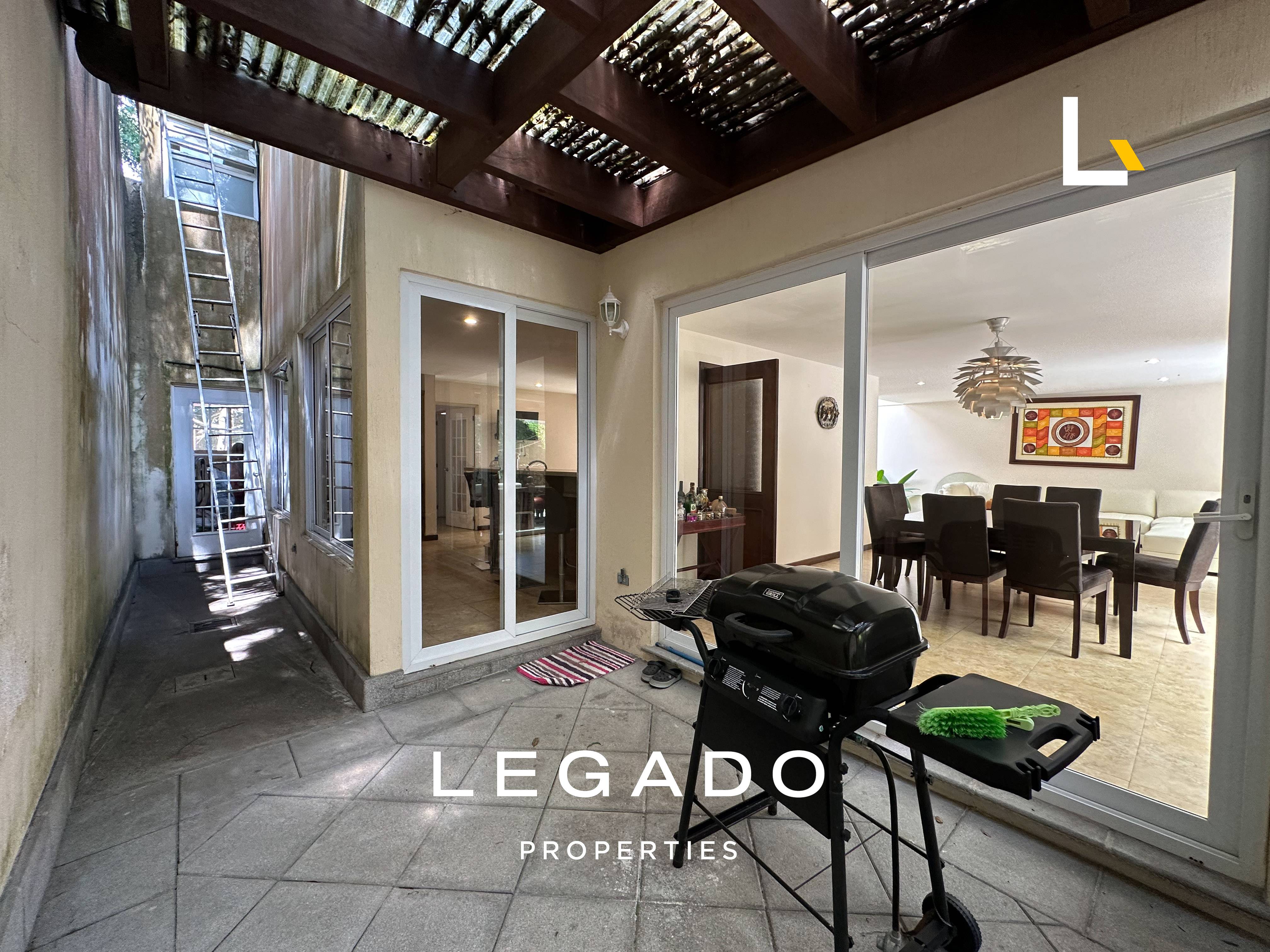CASA, CAES, COND. SANTA ROSALÍA