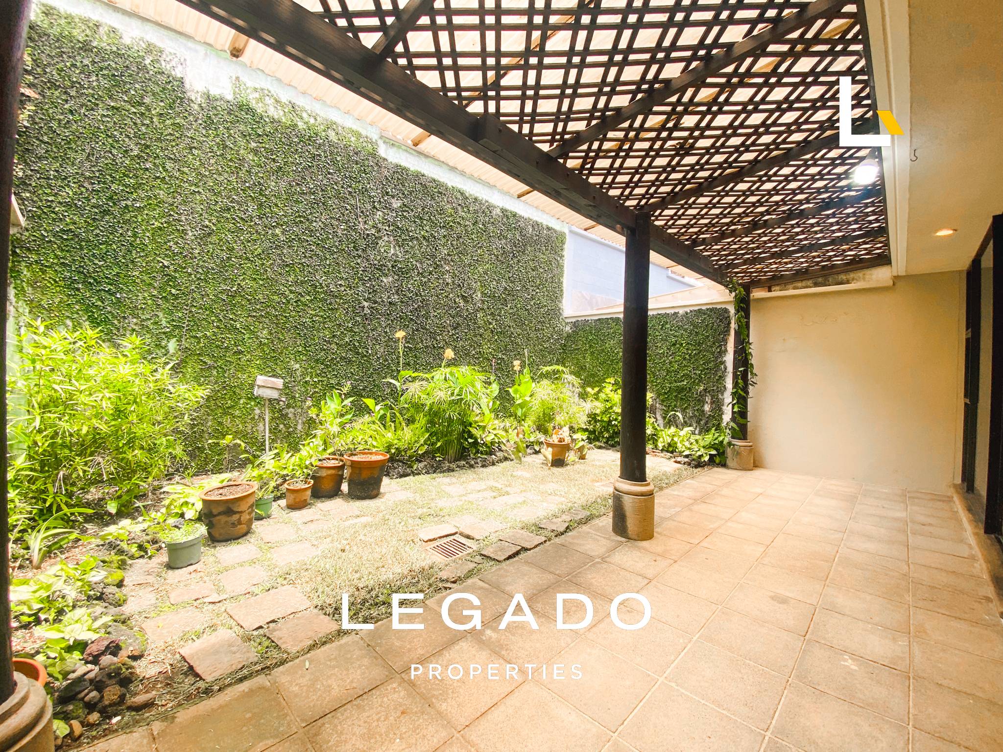 CASA Z.16, COND. VISTAS DE LA MONTAÑA
