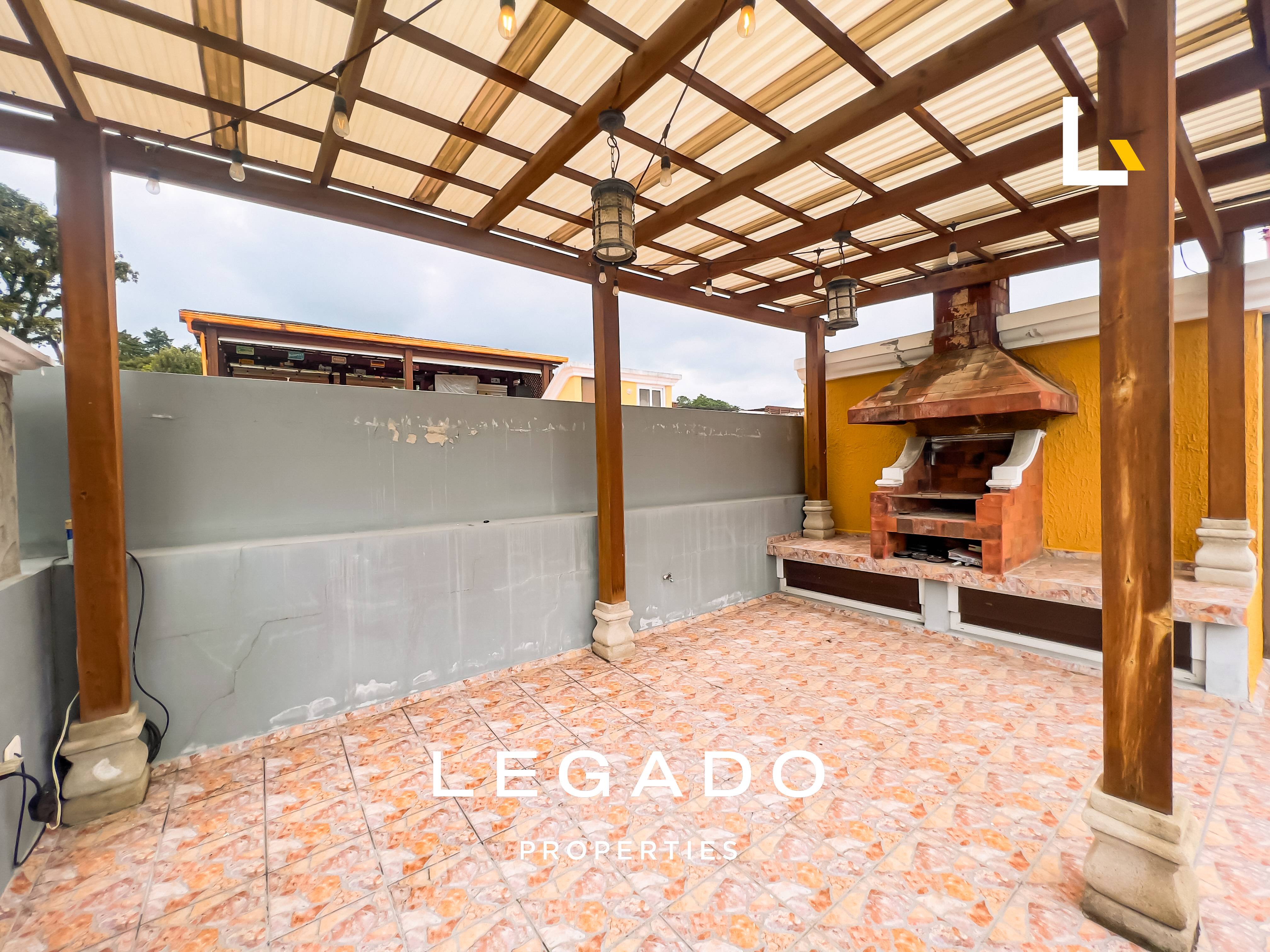 CASA Z. 7 DE MIXCO COND. QUINTA LOS ENCINOS