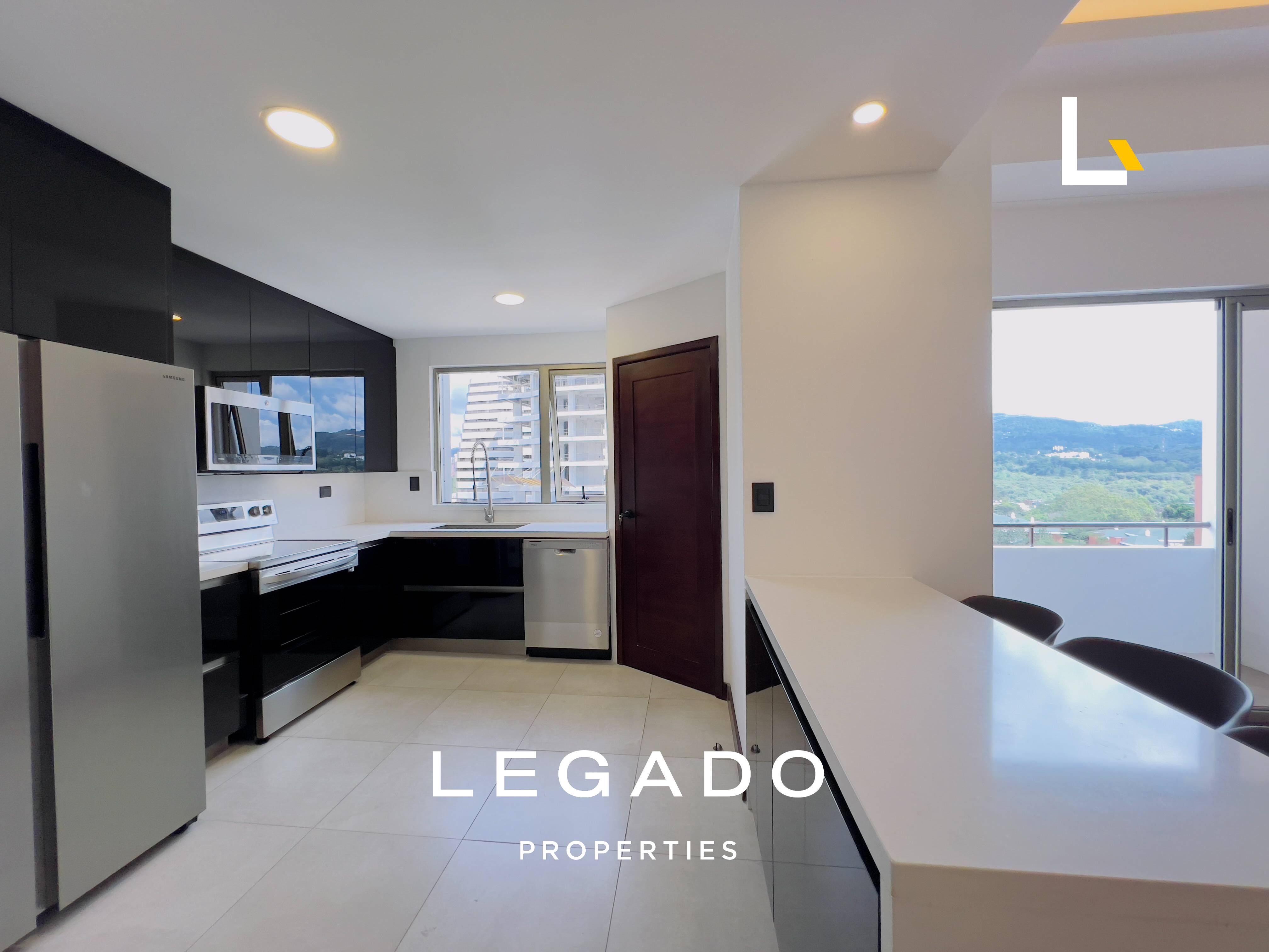 APARTAMENTO ZONA 14 EDIFICIO TORRE QUATTRO