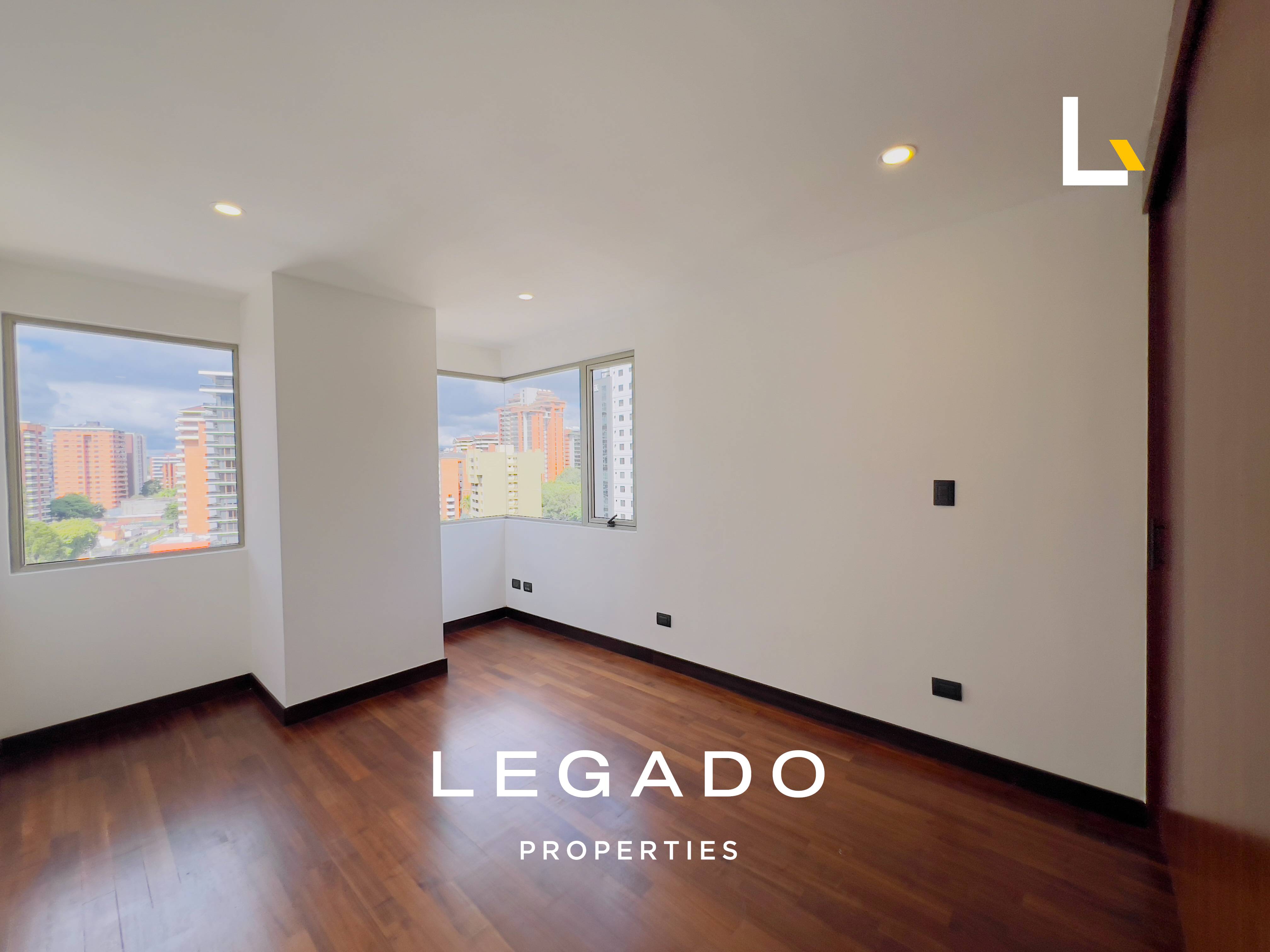 APARTAMENTO ZONA 14 EDIFICIO TORRE QUATTRO