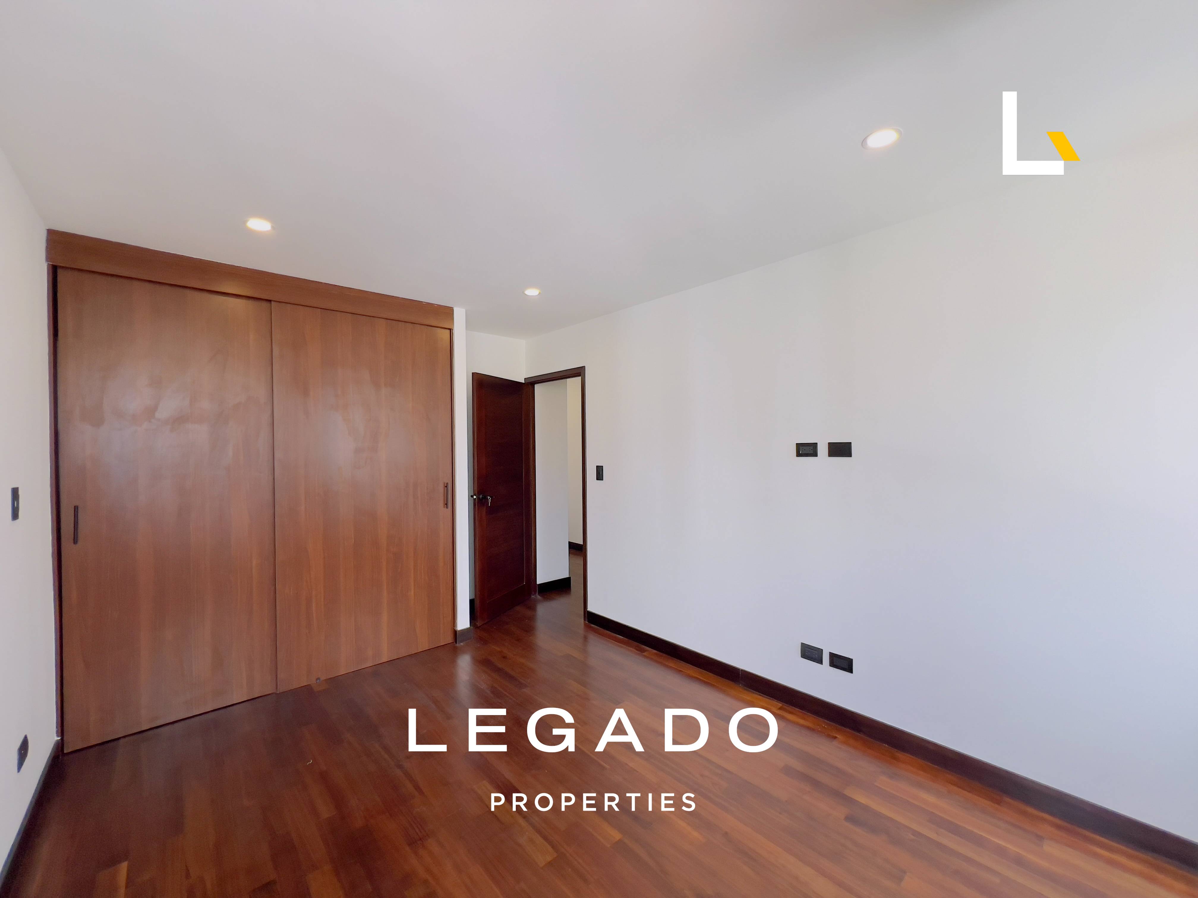 APARTAMENTO ZONA 14 EDIFICIO TORRE QUATTRO