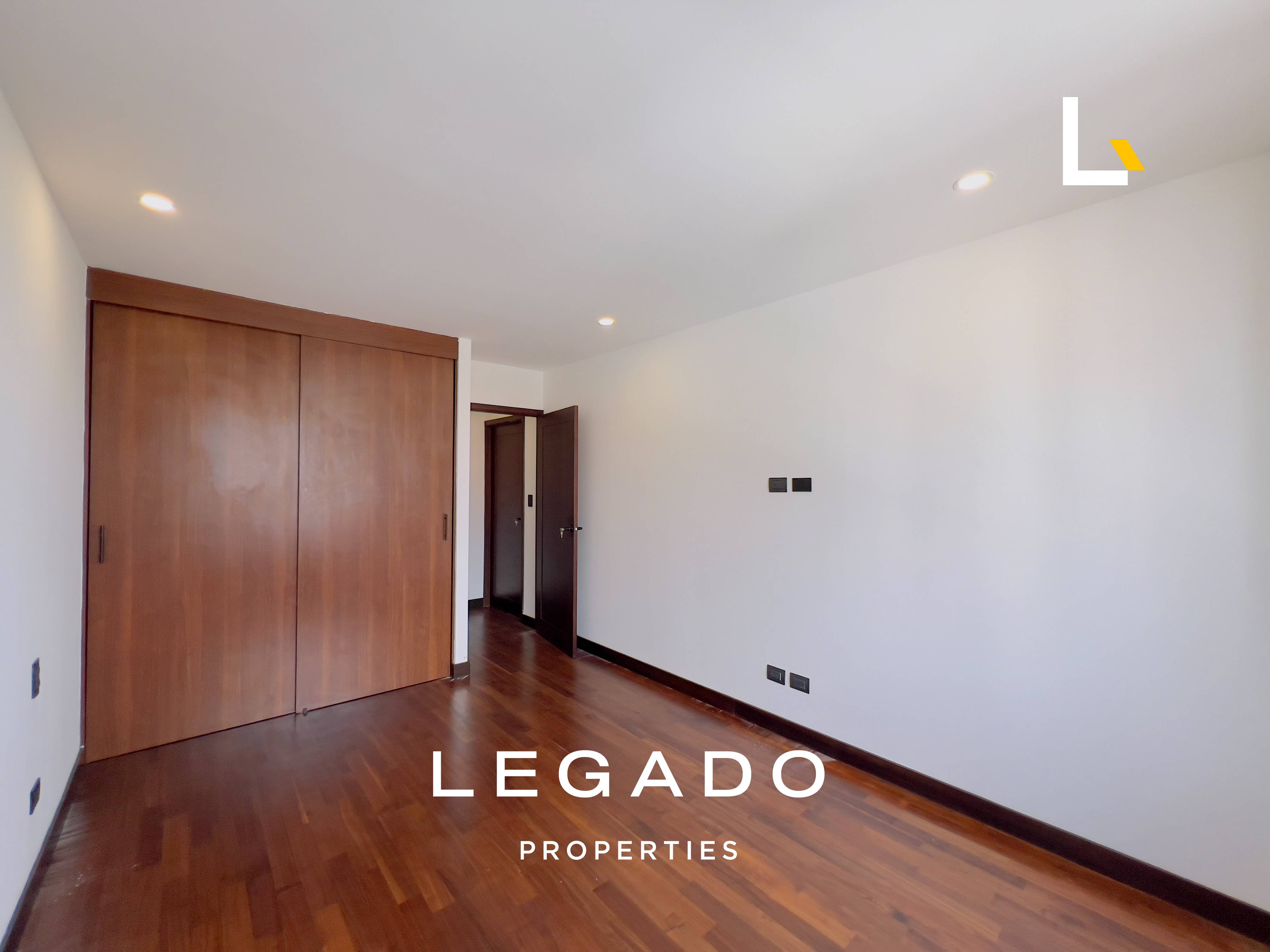 APARTAMENTO ZONA 14 EDIFICIO TORRE QUATTRO