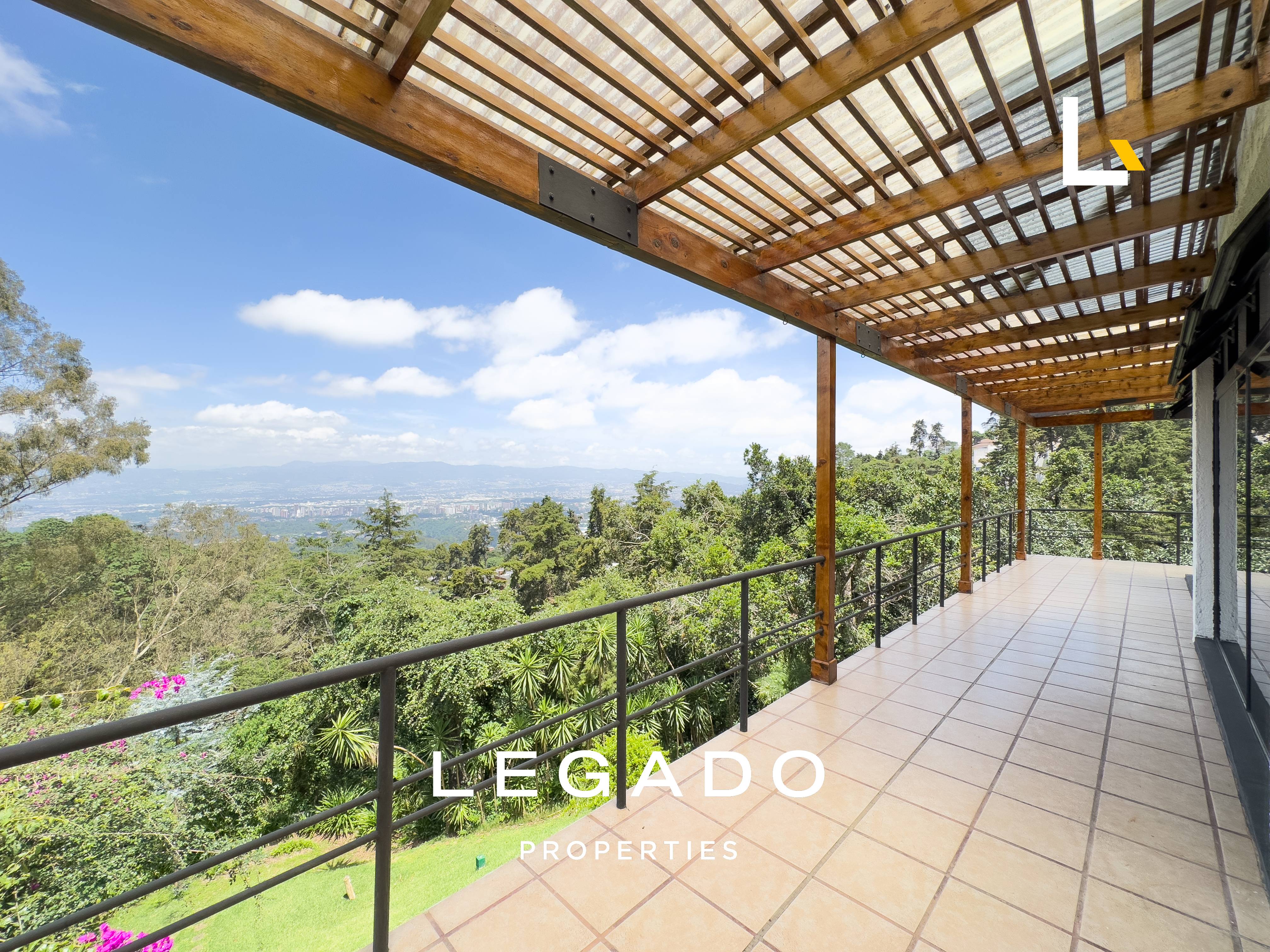 CASA CARRETERA A EL SALVADOR CONDOMINIO LA ENCANTADA 2