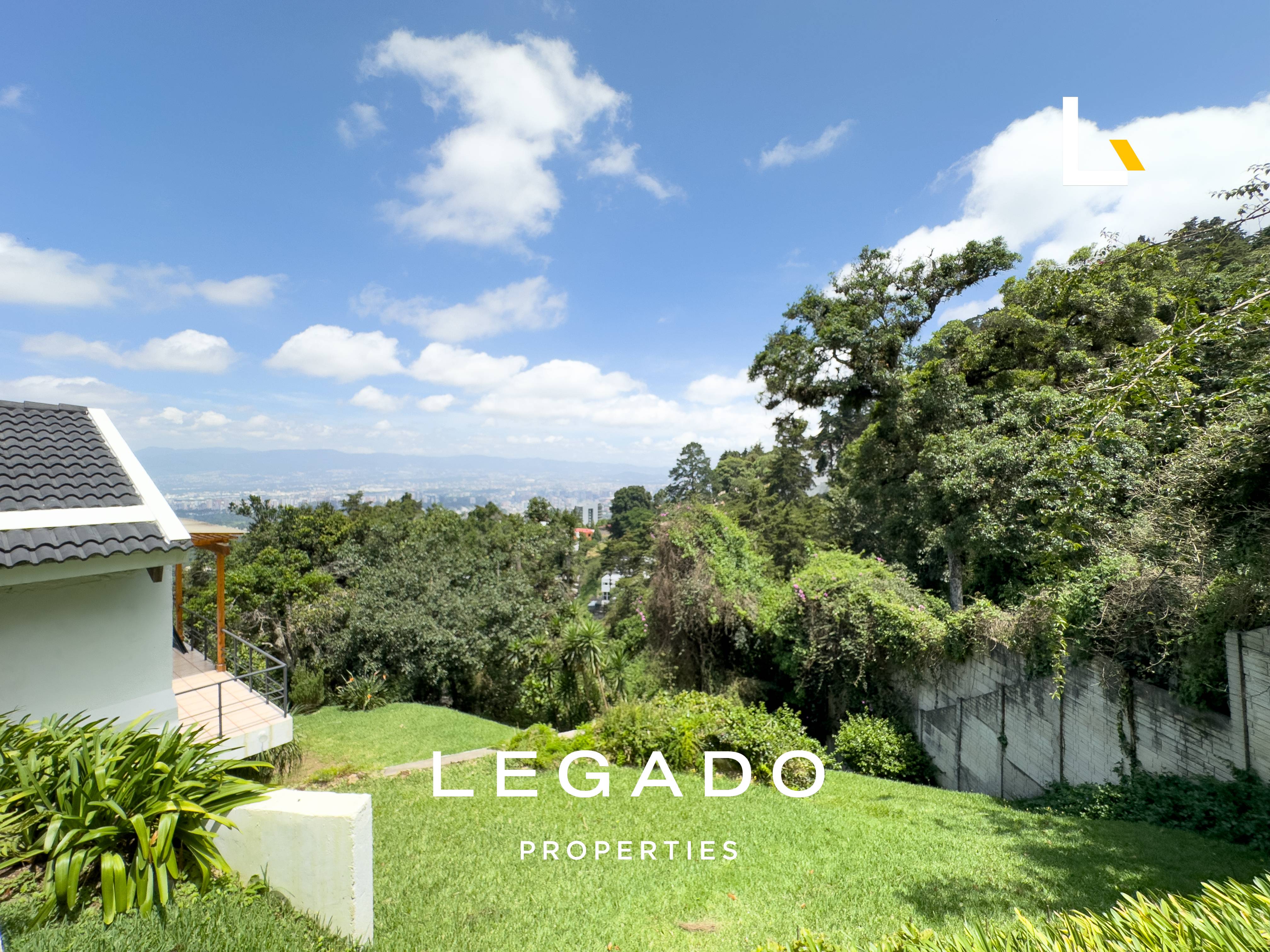 CASA CARRETERA A EL SALVADOR CONDOMINIO LA ENCANTADA 2