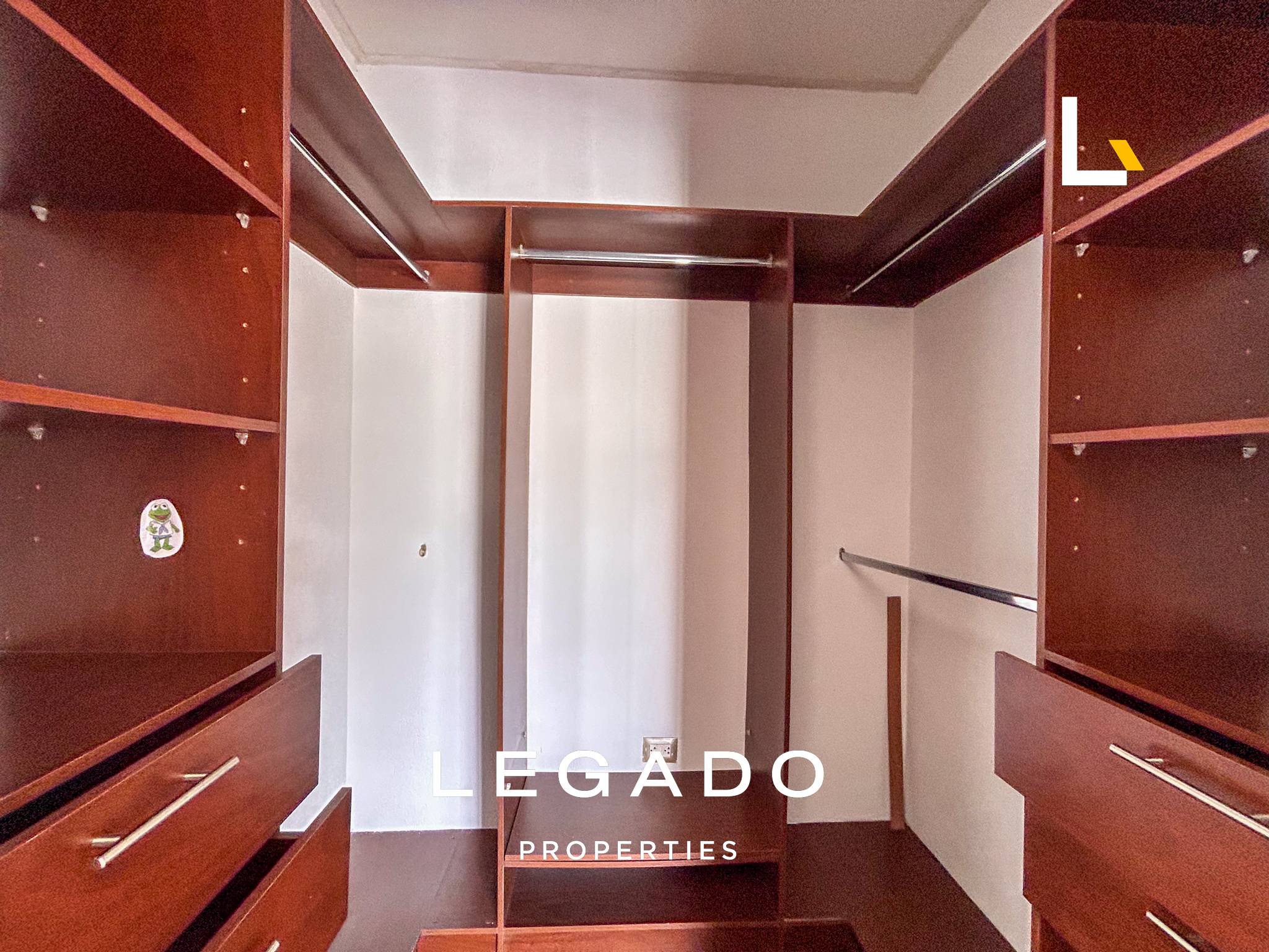APARTAMENTO ZONA 16 EDIFICIO LA VISTA
