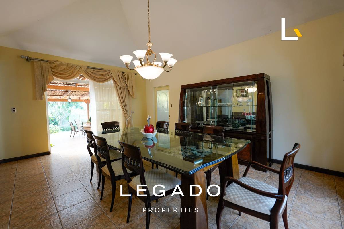 CASA, CAES, COND. CASA Y CAMPO