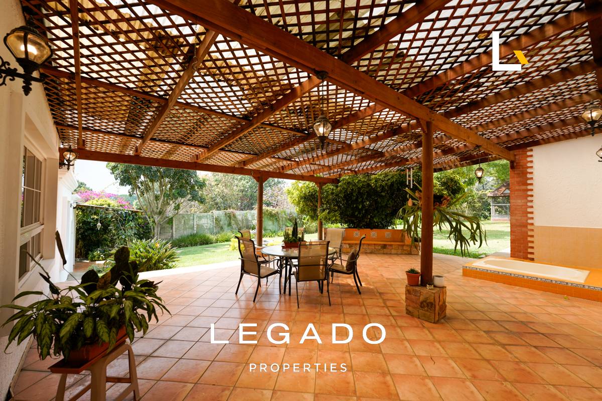 CASA, CAES, COND. CASA Y CAMPO
