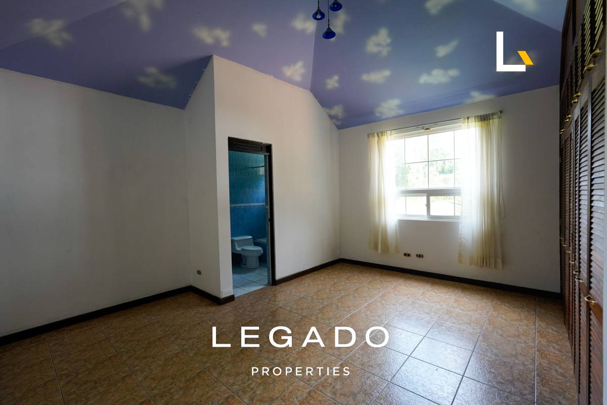 CASA, CAES, COND. CASA Y CAMPO