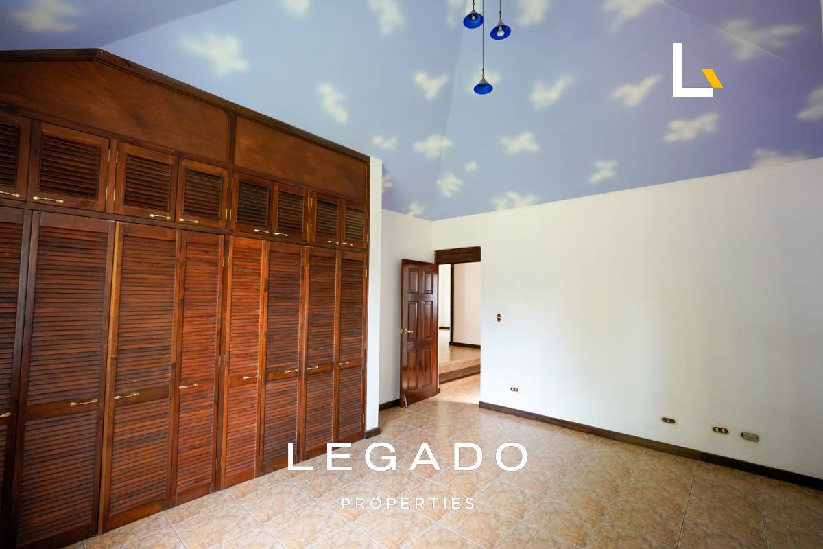 CASA, CAES, COND. CASA Y CAMPO