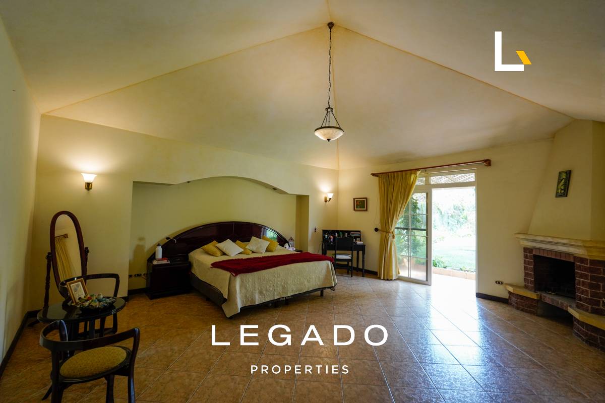 CASA, CAES, COND. CASA Y CAMPO