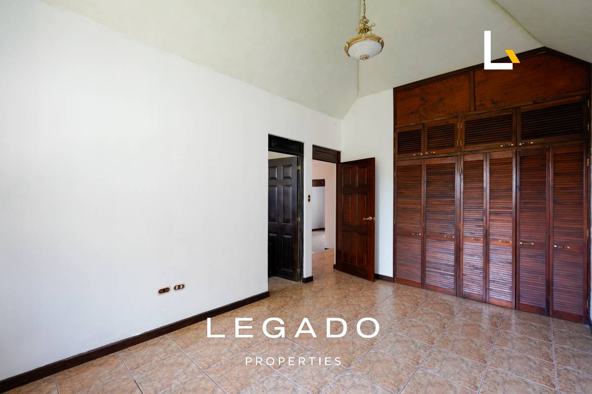 CASA, CAES, COND. CASA Y CAMPO