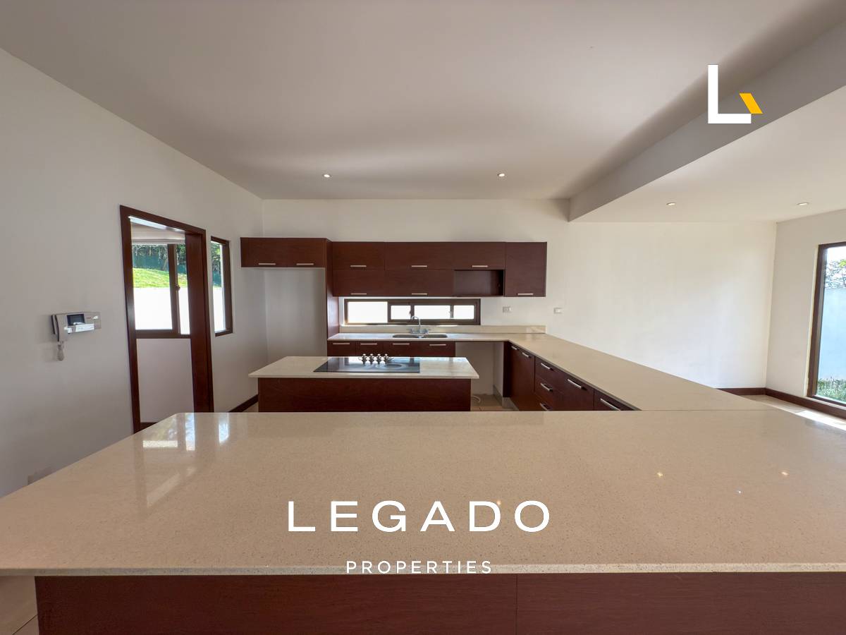 CASA, A 7 MIN DE ZONA 10, CONDOMINIO PORTAL VERDE