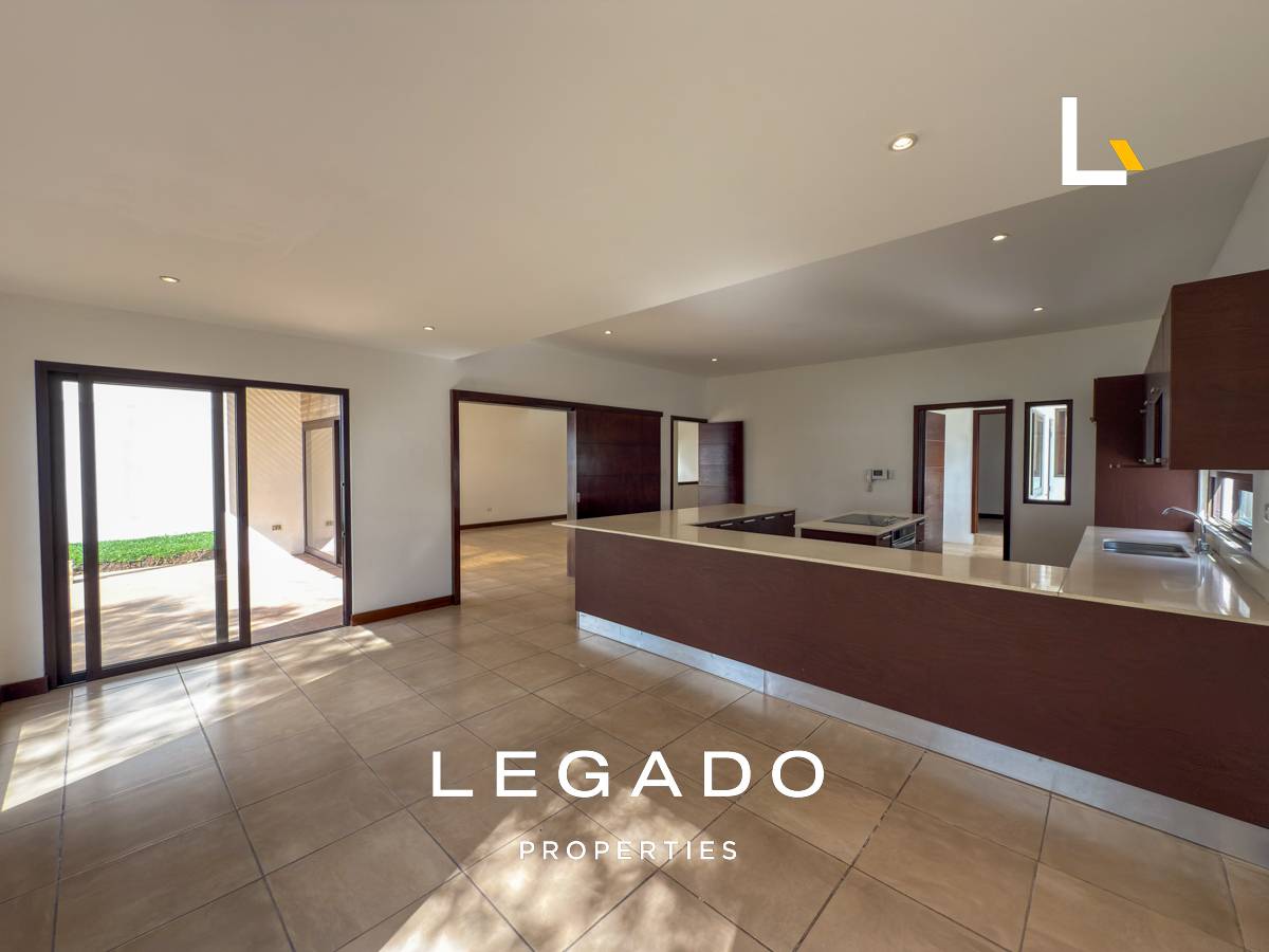 CASA, A 7 MIN DE ZONA 10, CONDOMINIO PORTAL VERDE