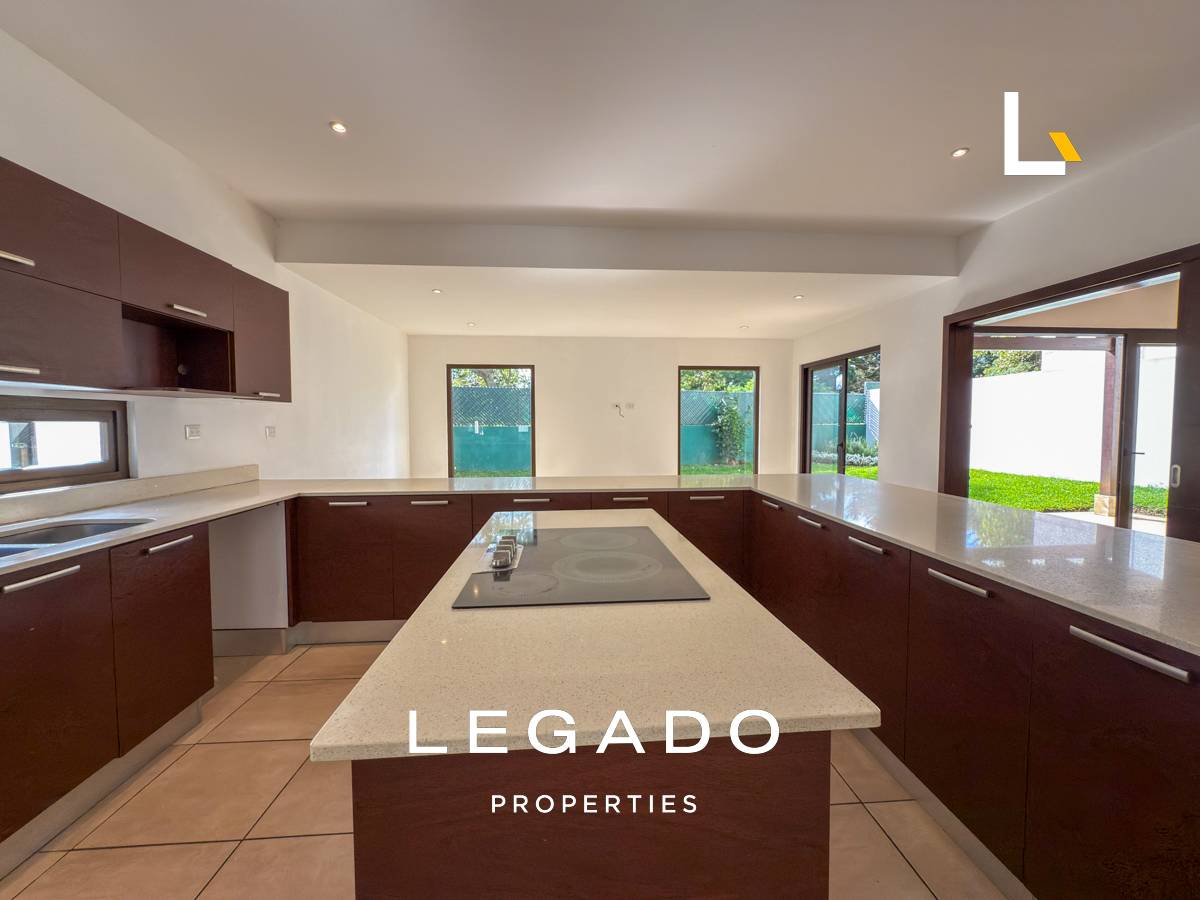 CASA, A 7 MIN DE ZONA 10, CONDOMINIO PORTAL VERDE