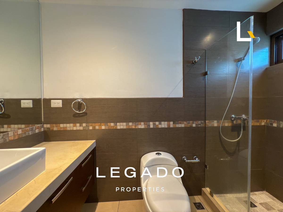 CASA, A 7 MIN DE ZONA 10, CONDOMINIO PORTAL VERDE