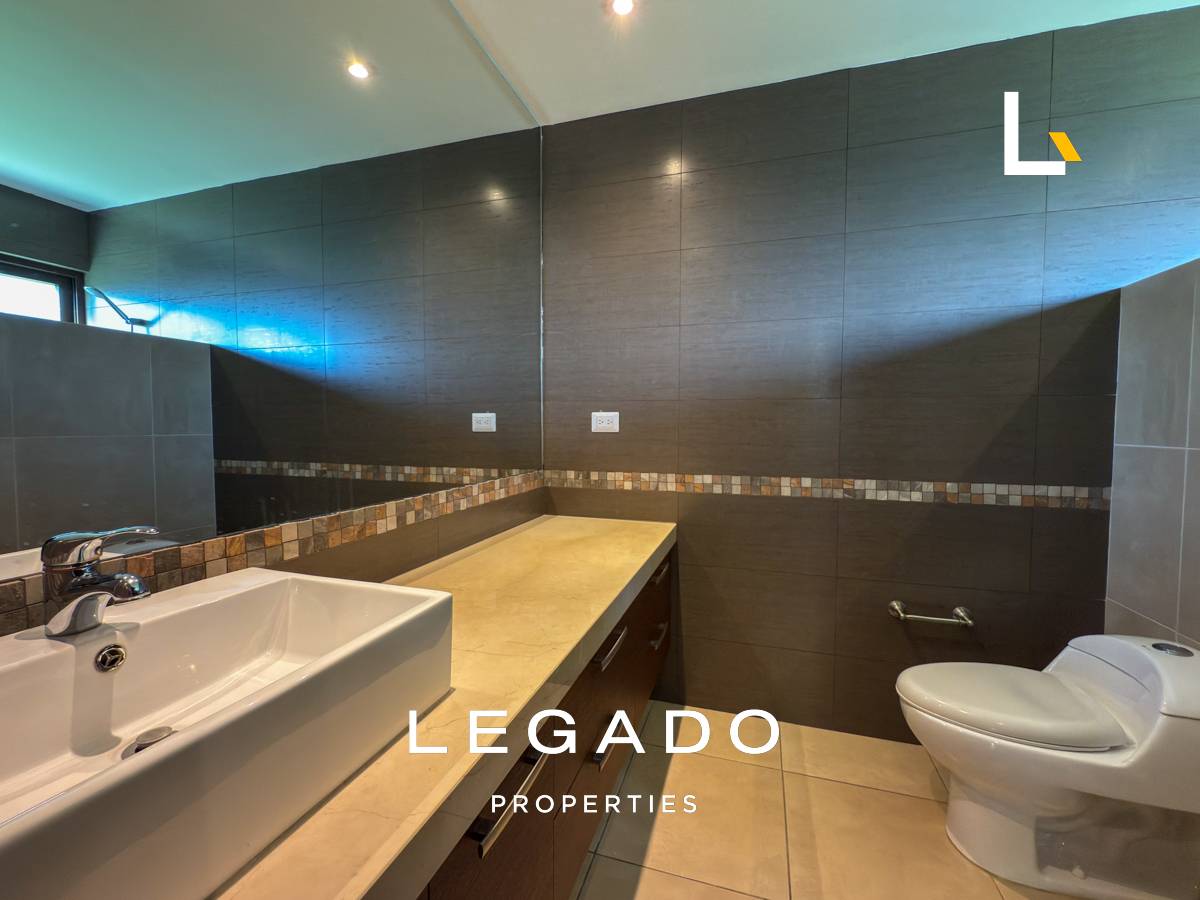 CASA, A 7 MIN DE ZONA 10, CONDOMINIO PORTAL VERDE