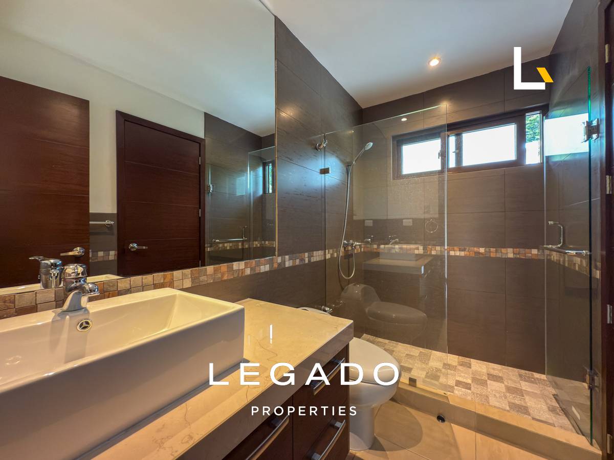 CASA, A 7 MIN DE ZONA 10, CONDOMINIO PORTAL VERDE