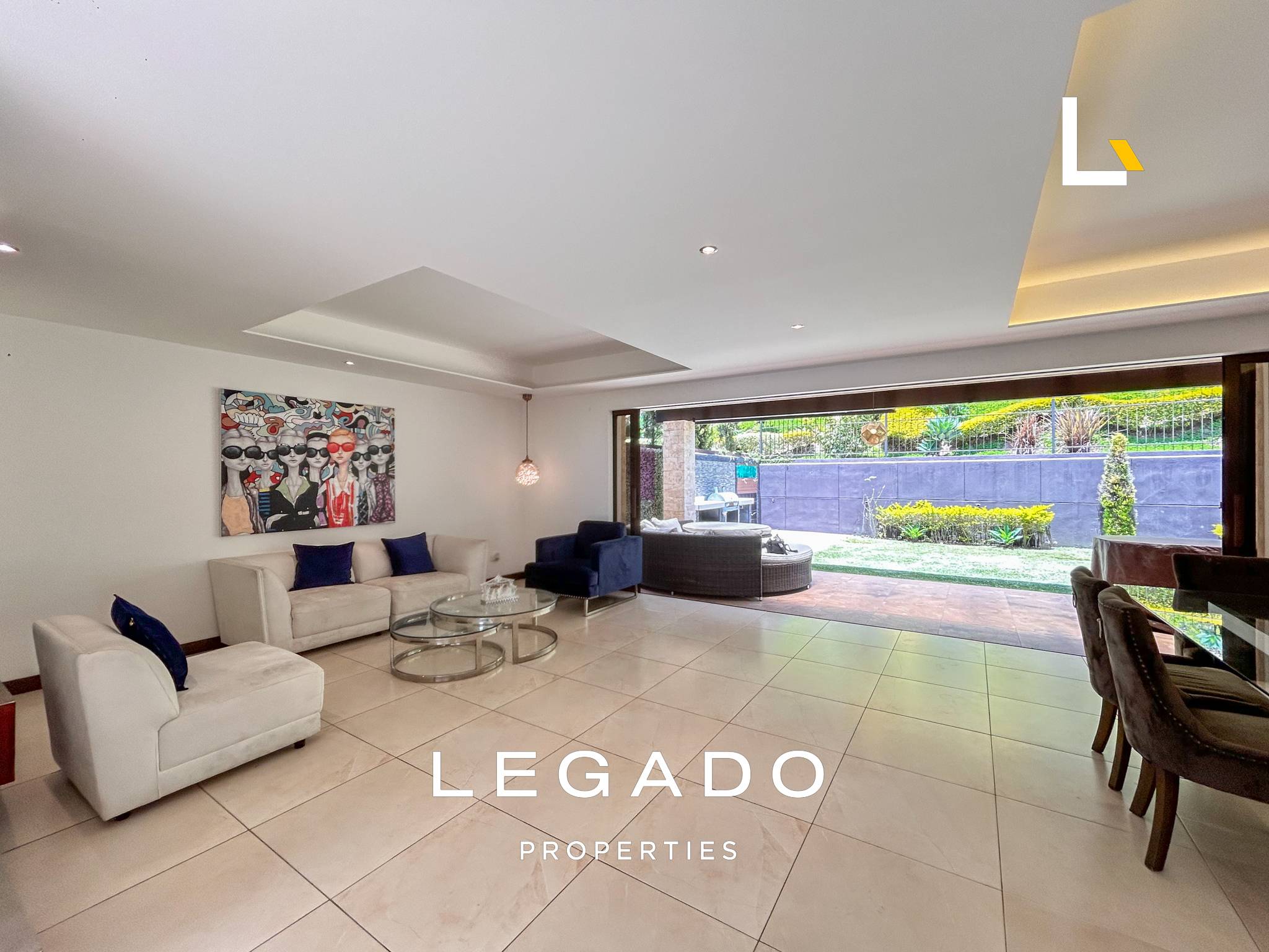 CASA, ZONA 16, COND. LOMAS DE SAN ISIDRO