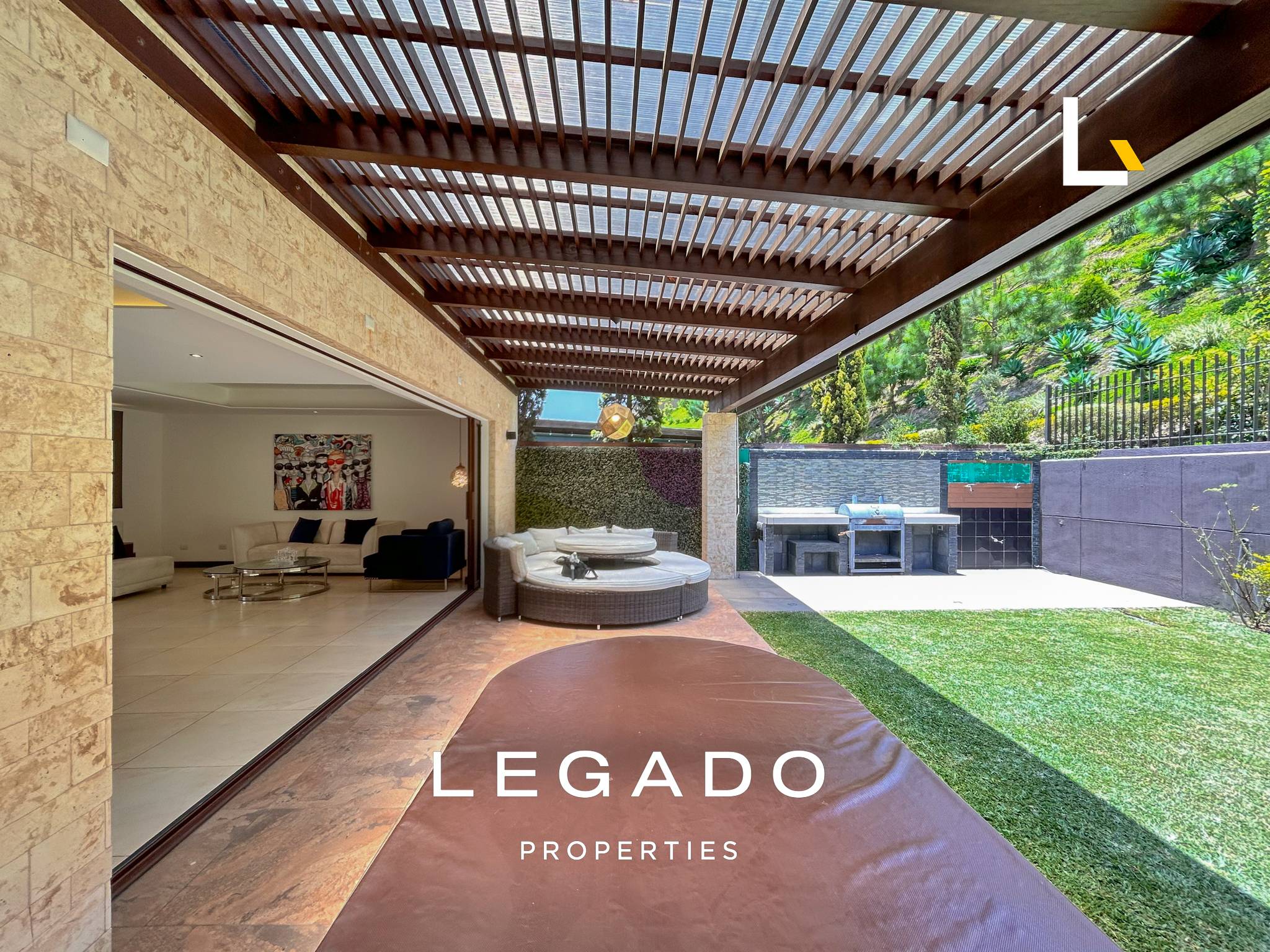 CASA, ZONA 16, COND. LOMAS DE SAN ISIDRO