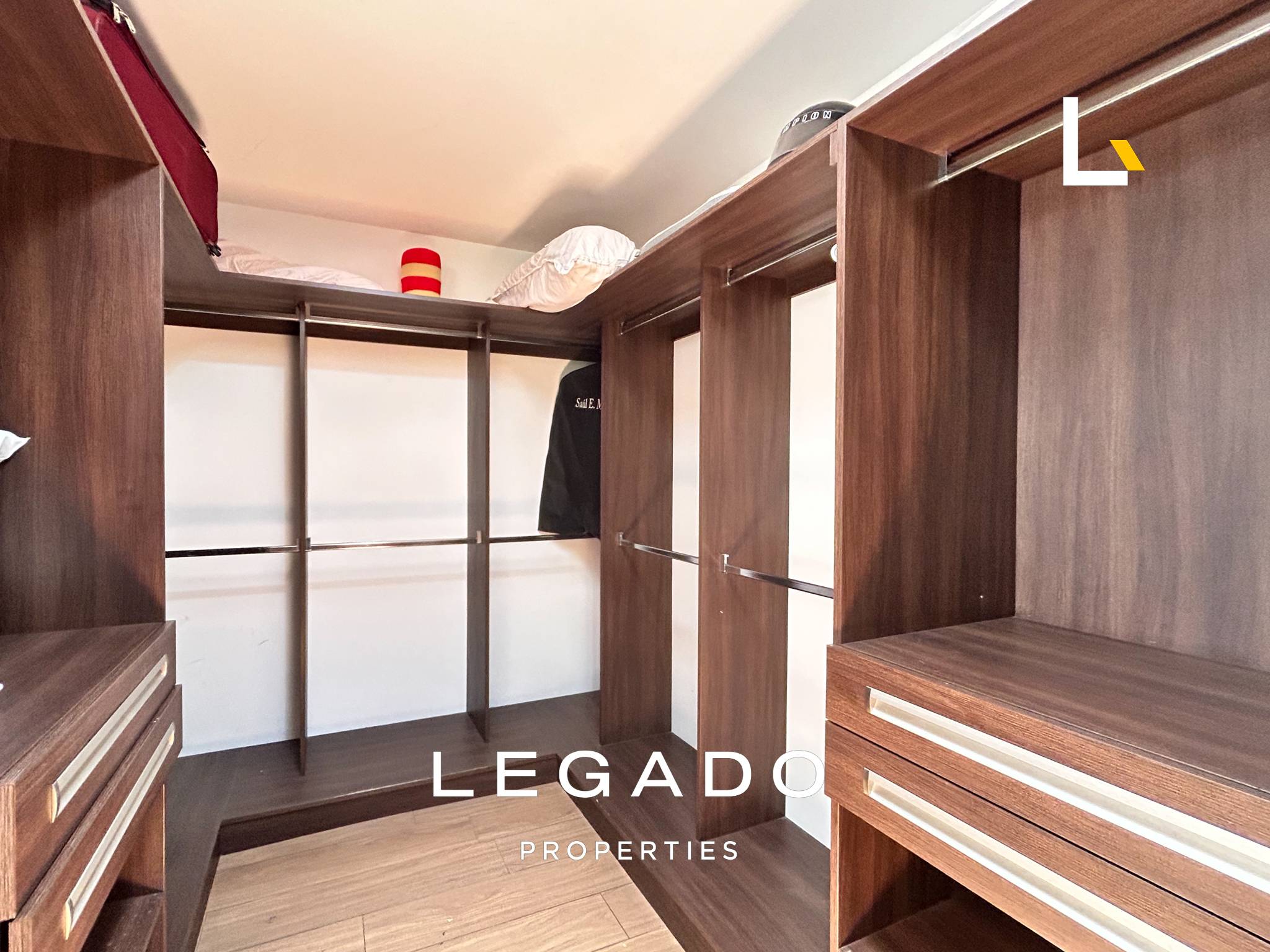 CASA, ZONA 16, COND. LOMAS DE SAN ISIDRO