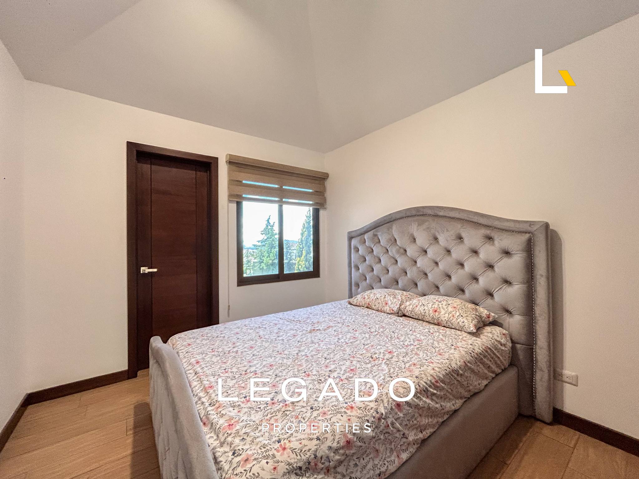 CASA, ZONA 16, COND. LOMAS DE SAN ISIDRO