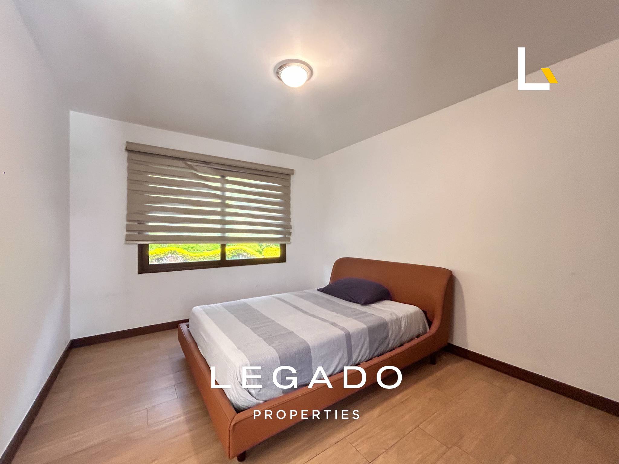 CASA, ZONA 16, COND. LOMAS DE SAN ISIDRO