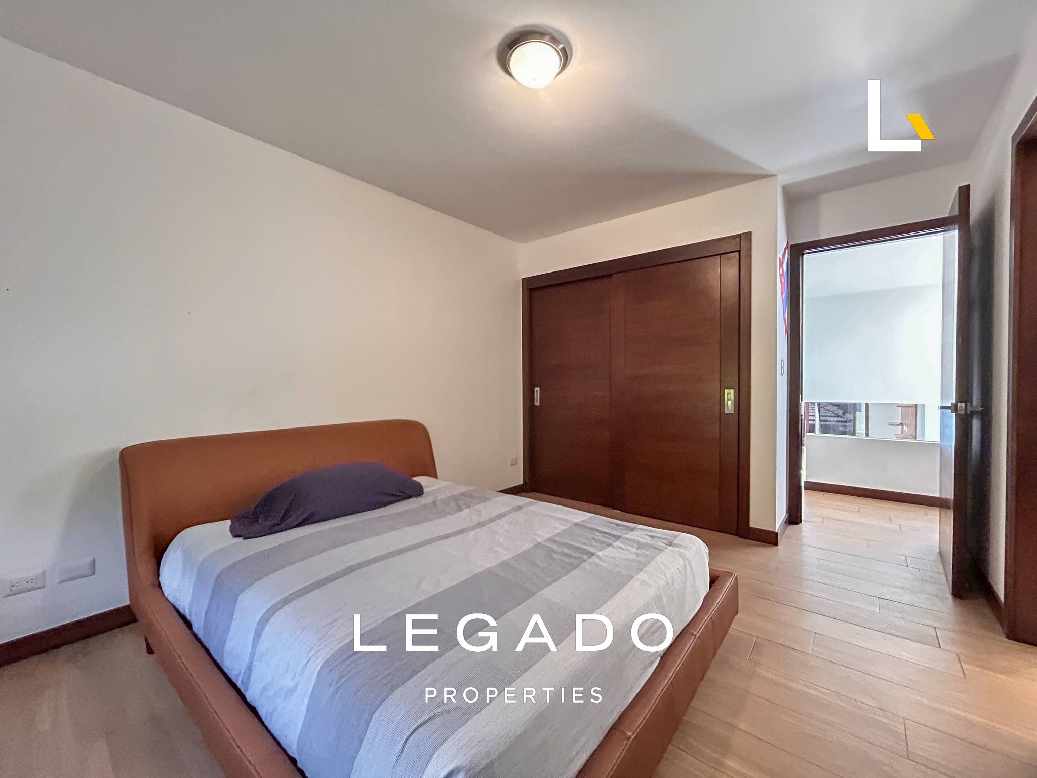 CASA, ZONA 16, COND. LOMAS DE SAN ISIDRO