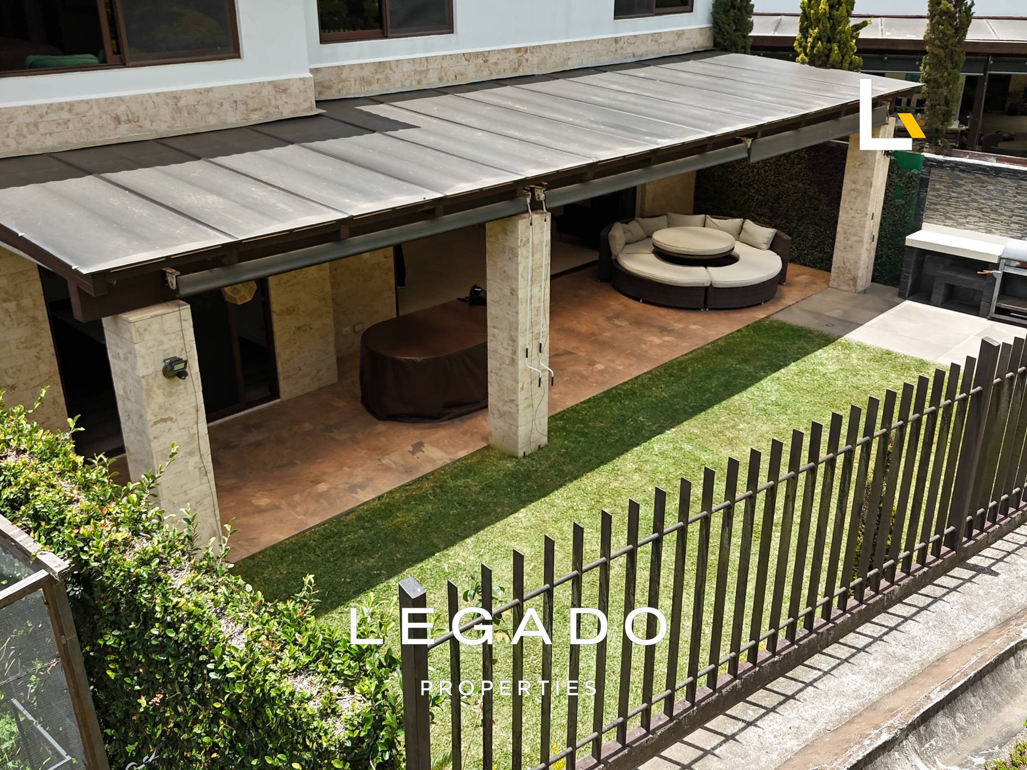 CASA, ZONA 16, COND. LOMAS DE SAN ISIDRO