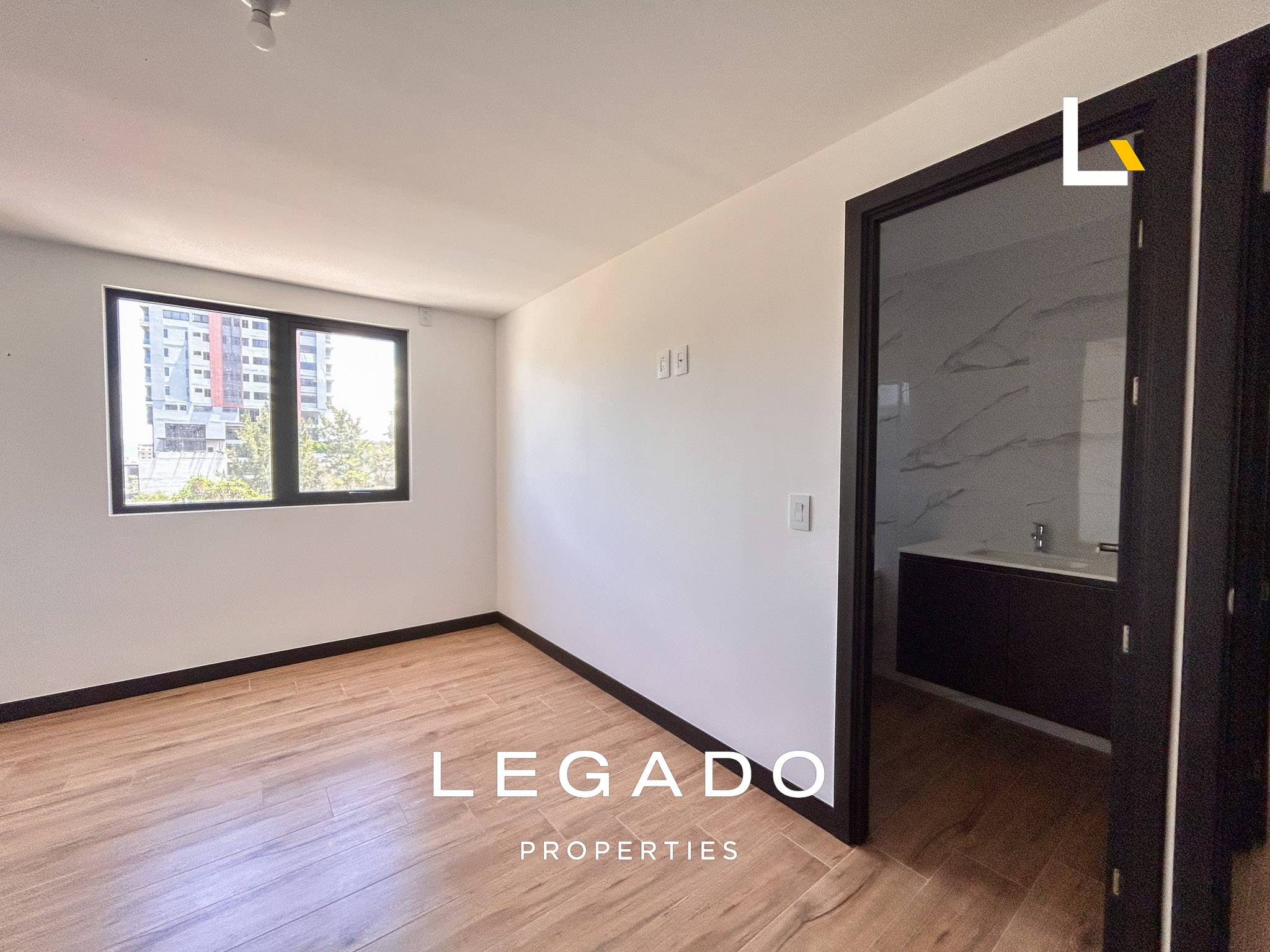 APARTAMENTO ZONA 15, EDIFICIO ALENA