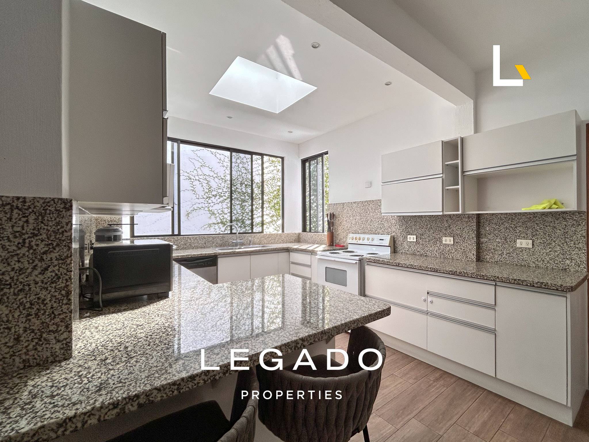 CASA, CAES KM. 8, CONDOMINIO LOMAS ALTAS